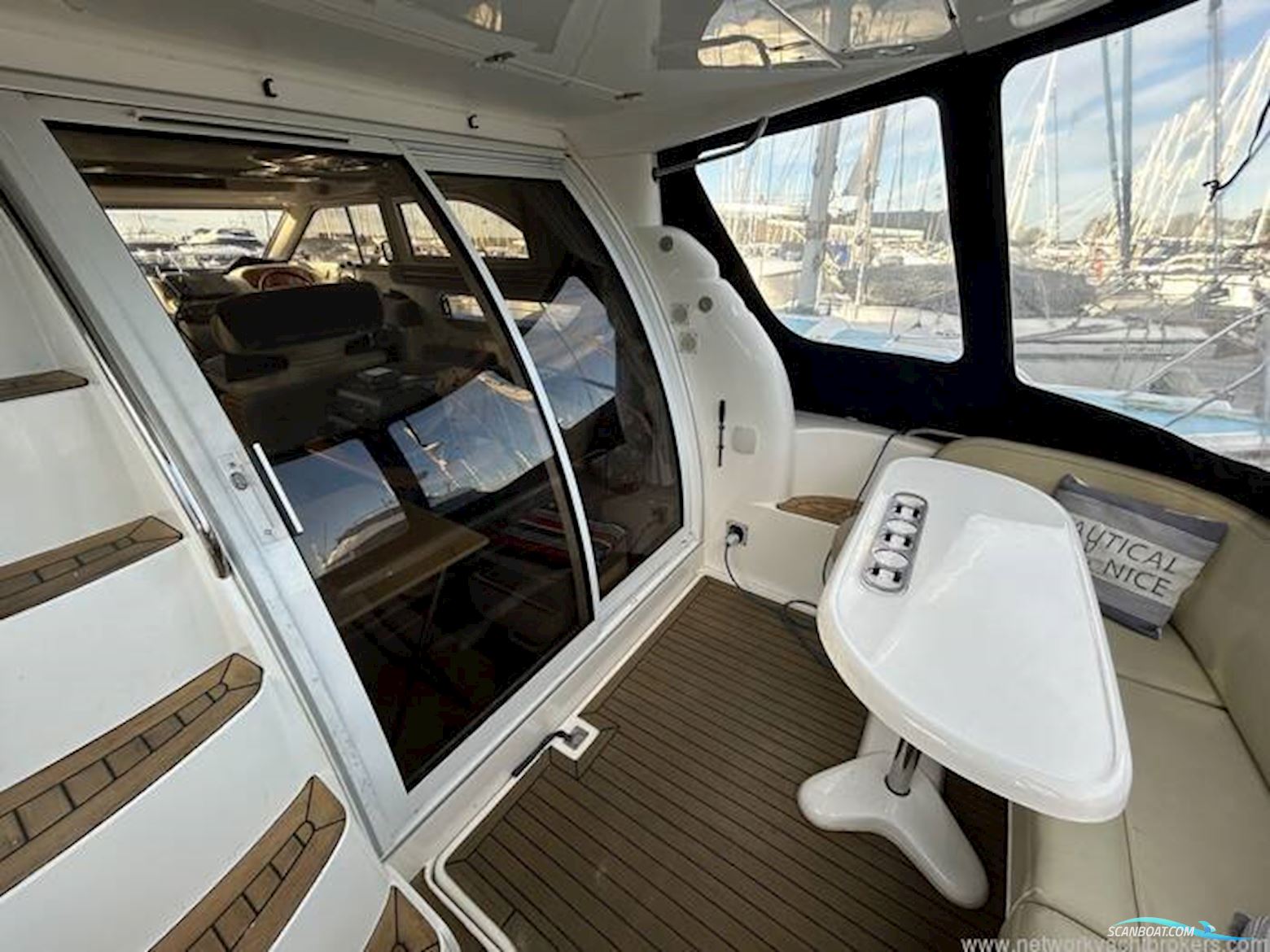 Sealine International F33