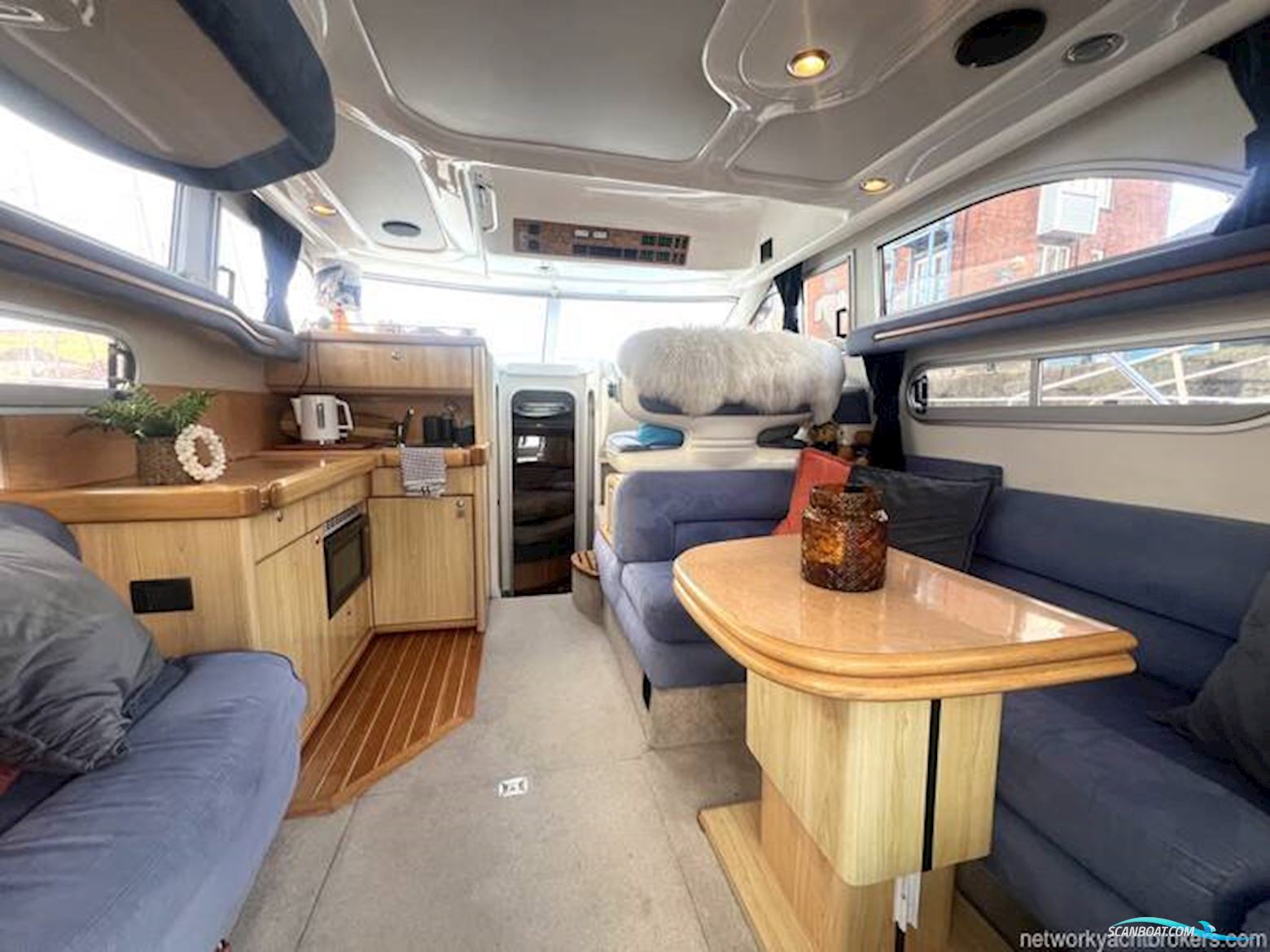 Sealine International F33