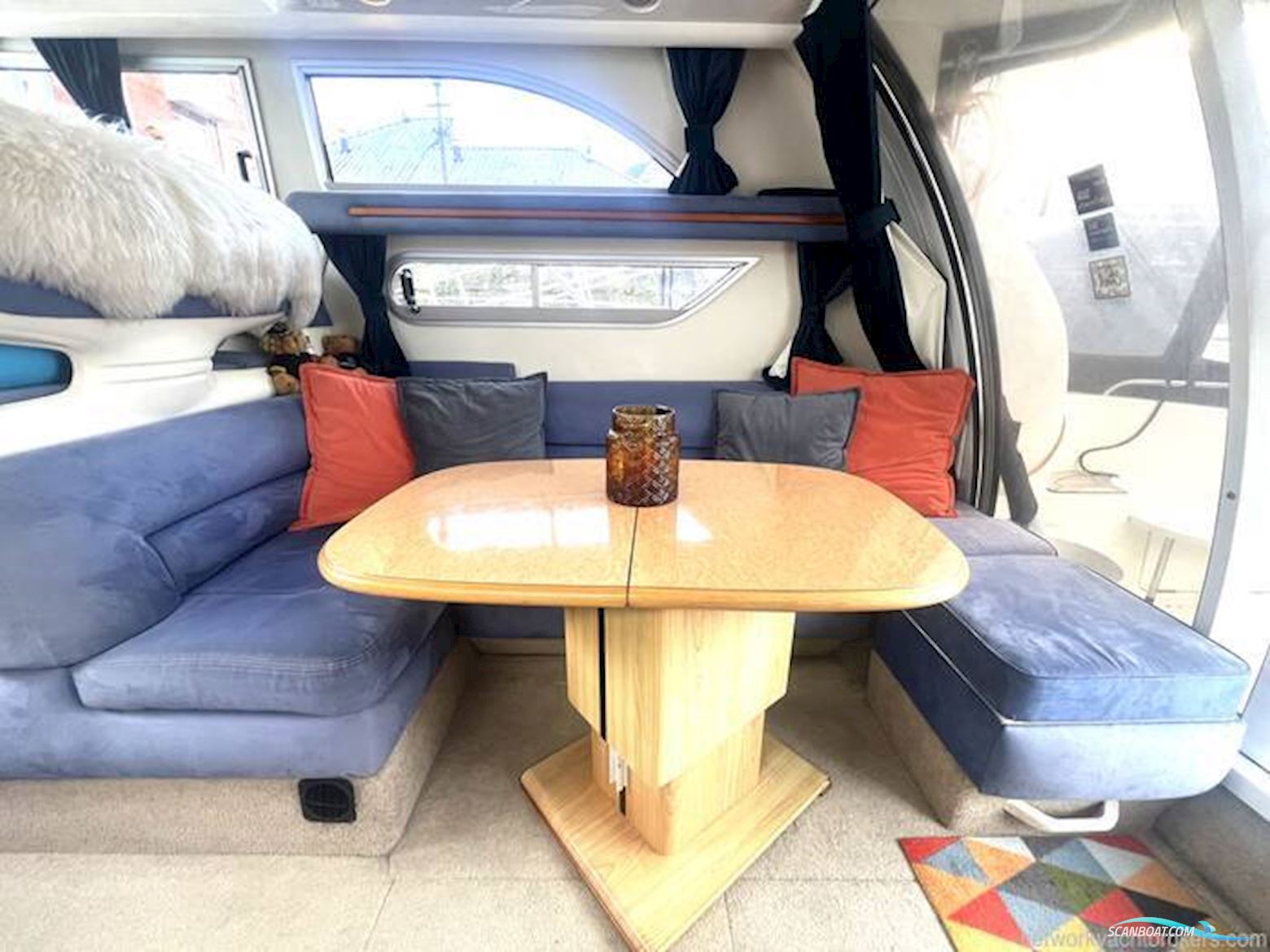 Sealine International F33