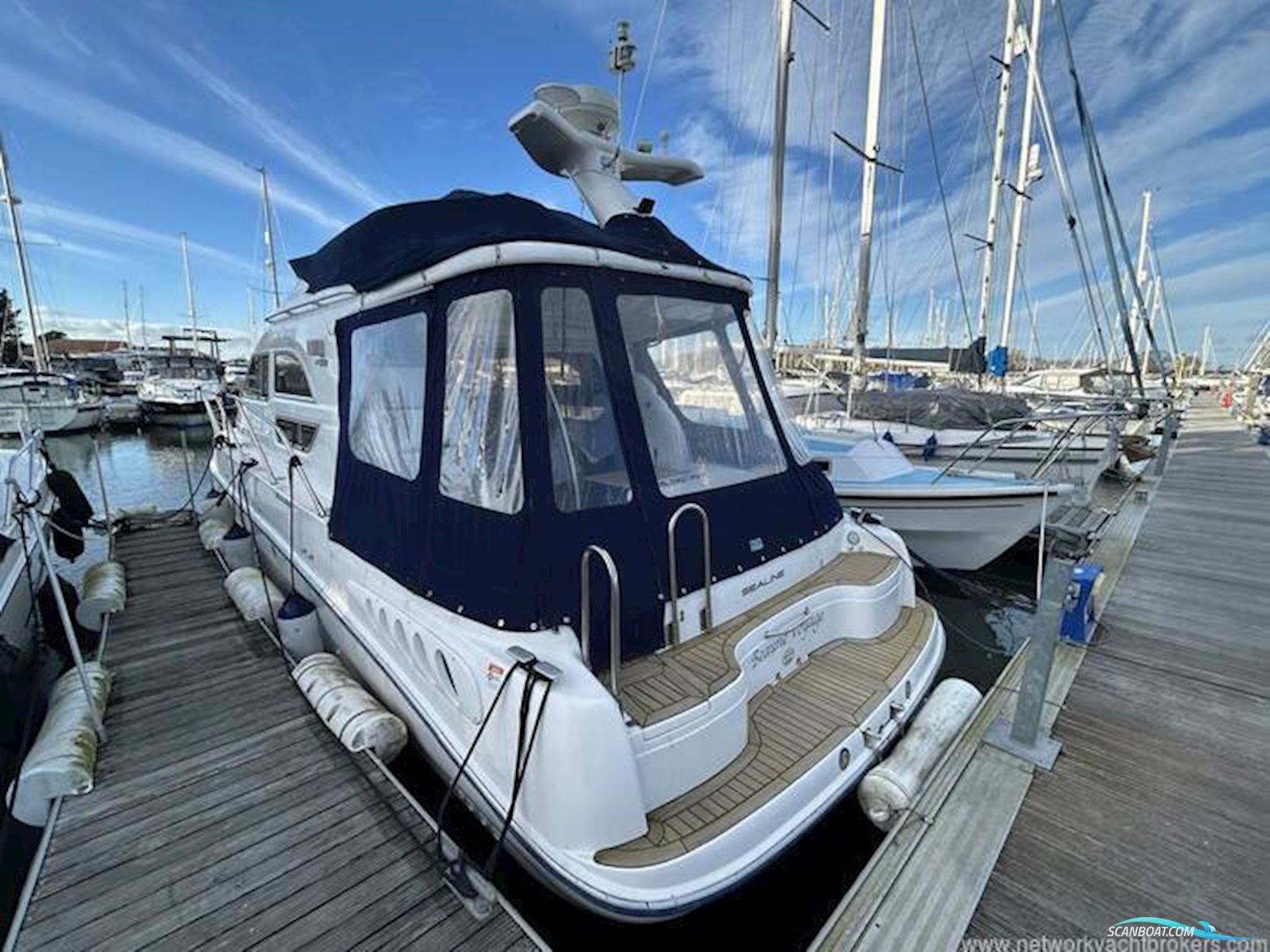 Sealine International F33