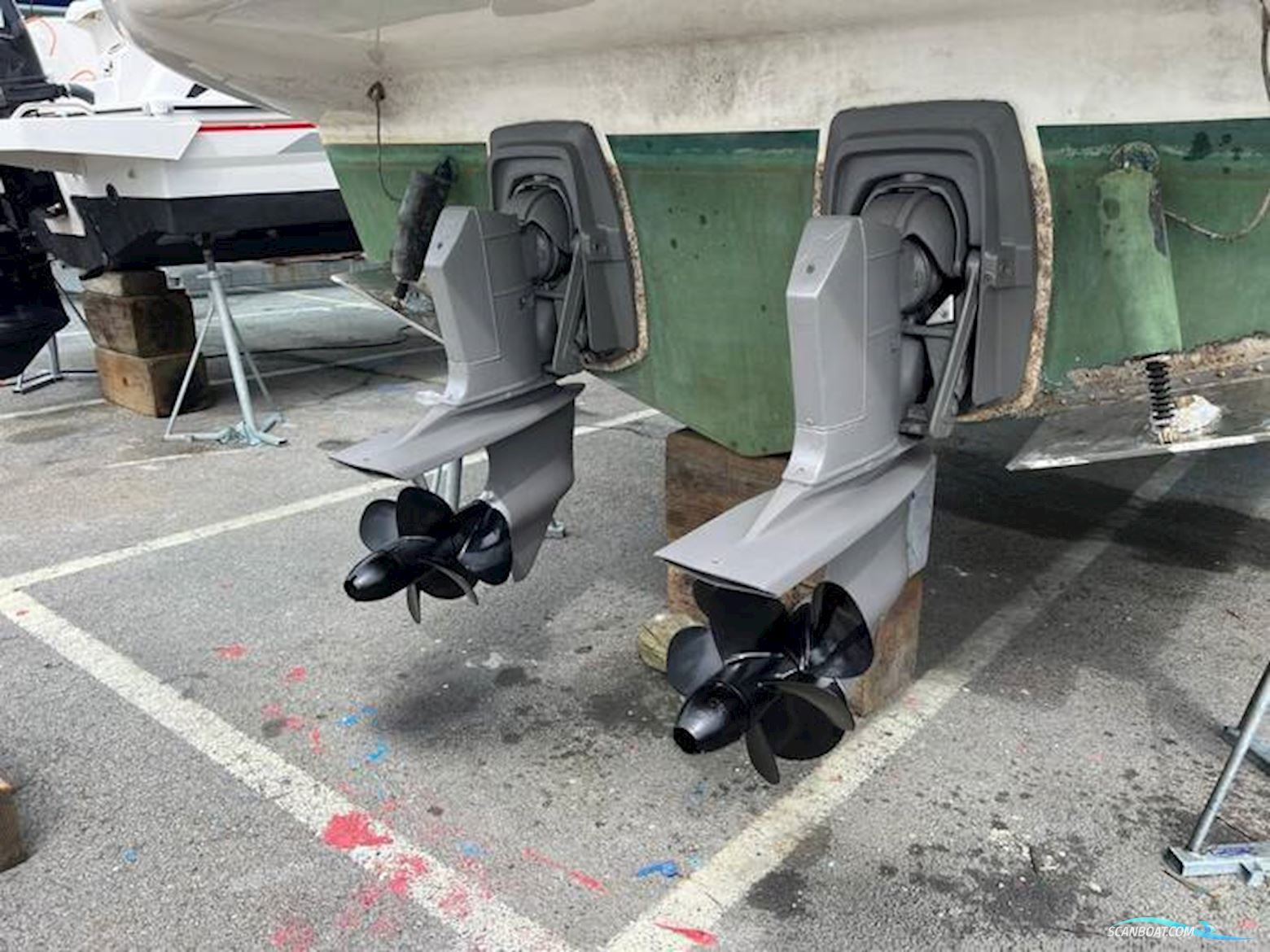 Sealine International F33