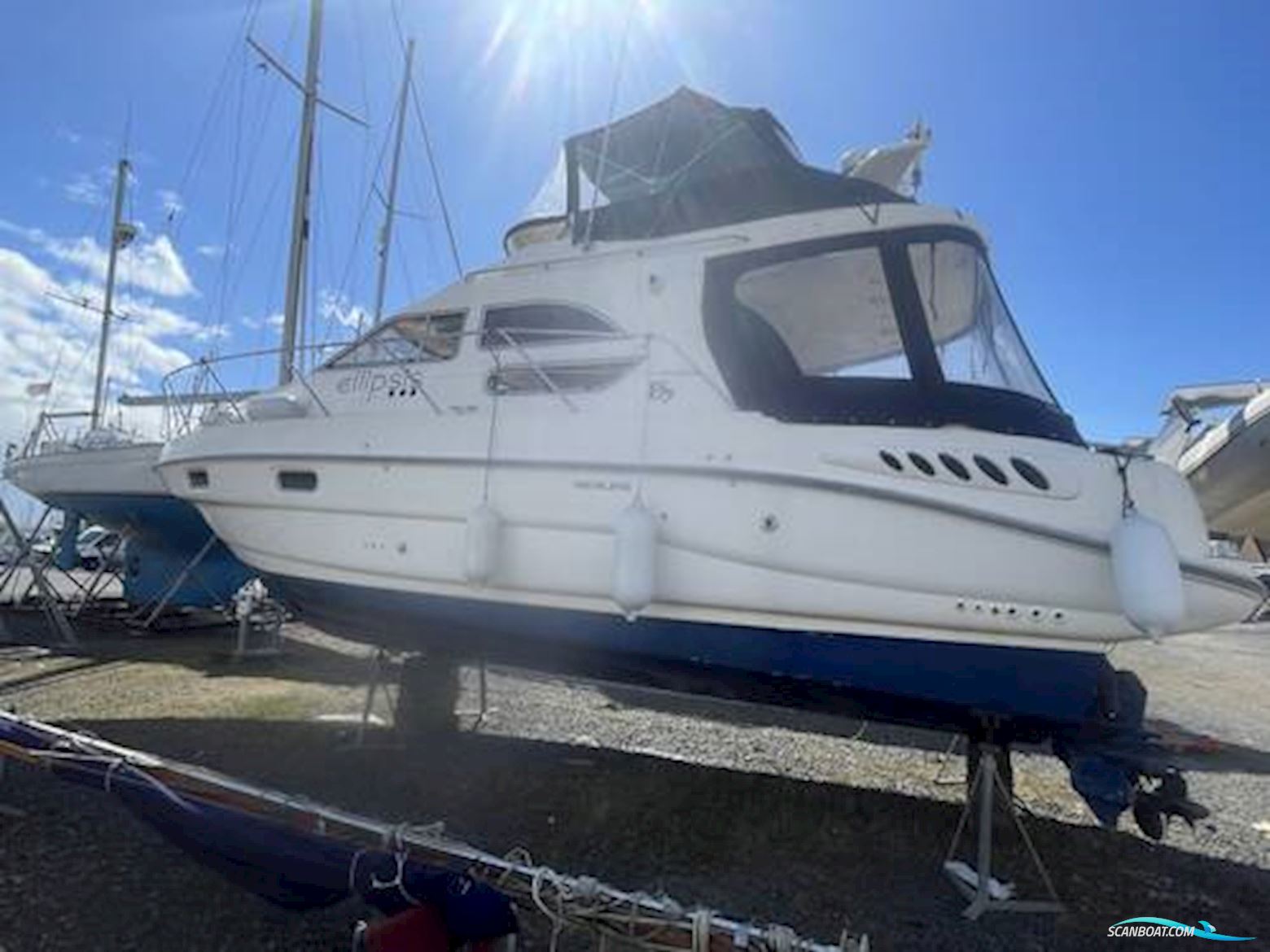 Sealine International F33