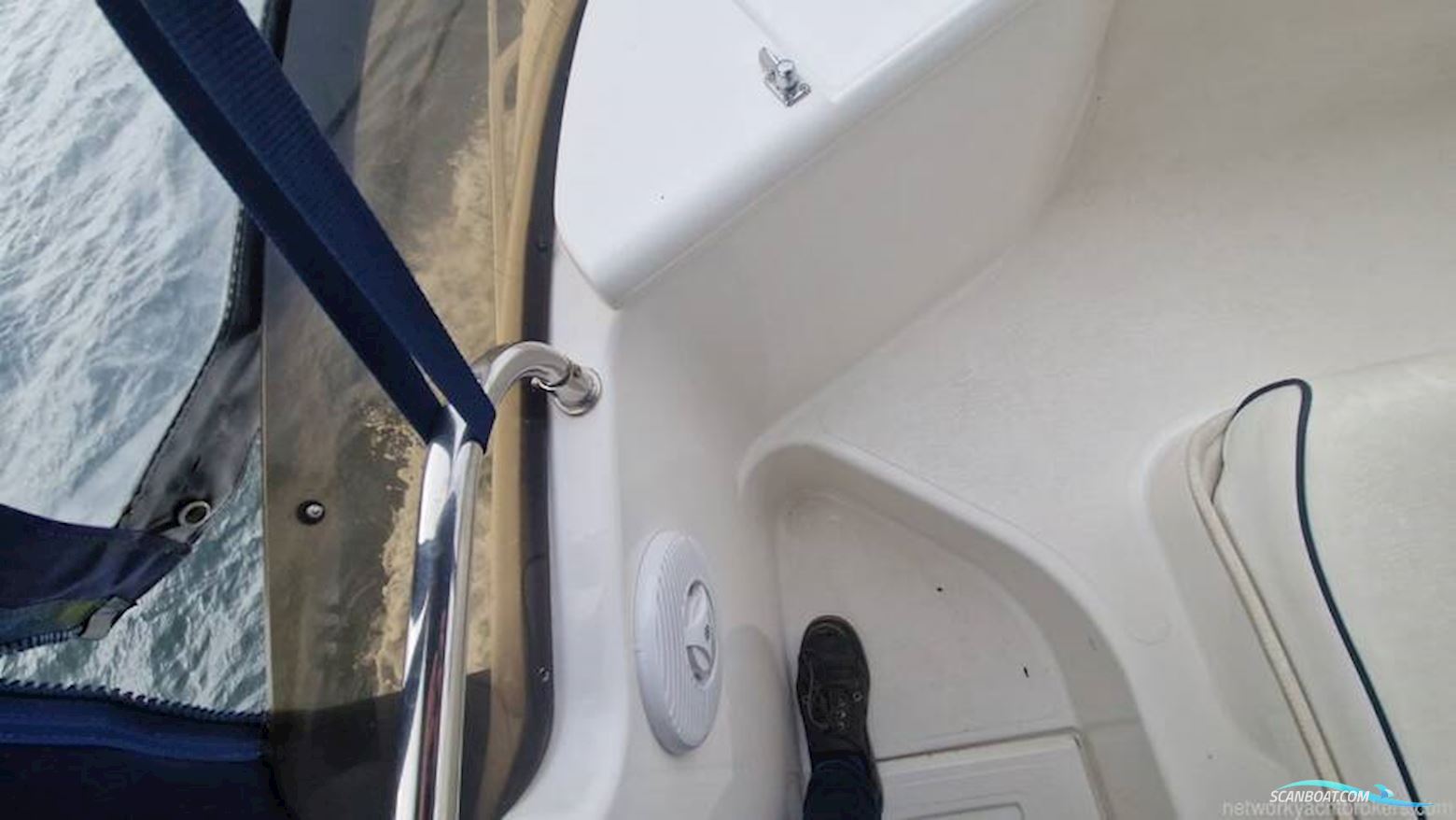 Sealine International F33