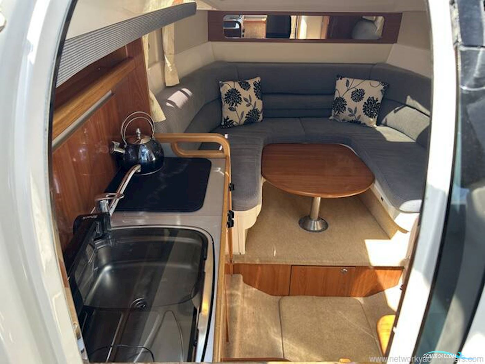 Sealine International S23