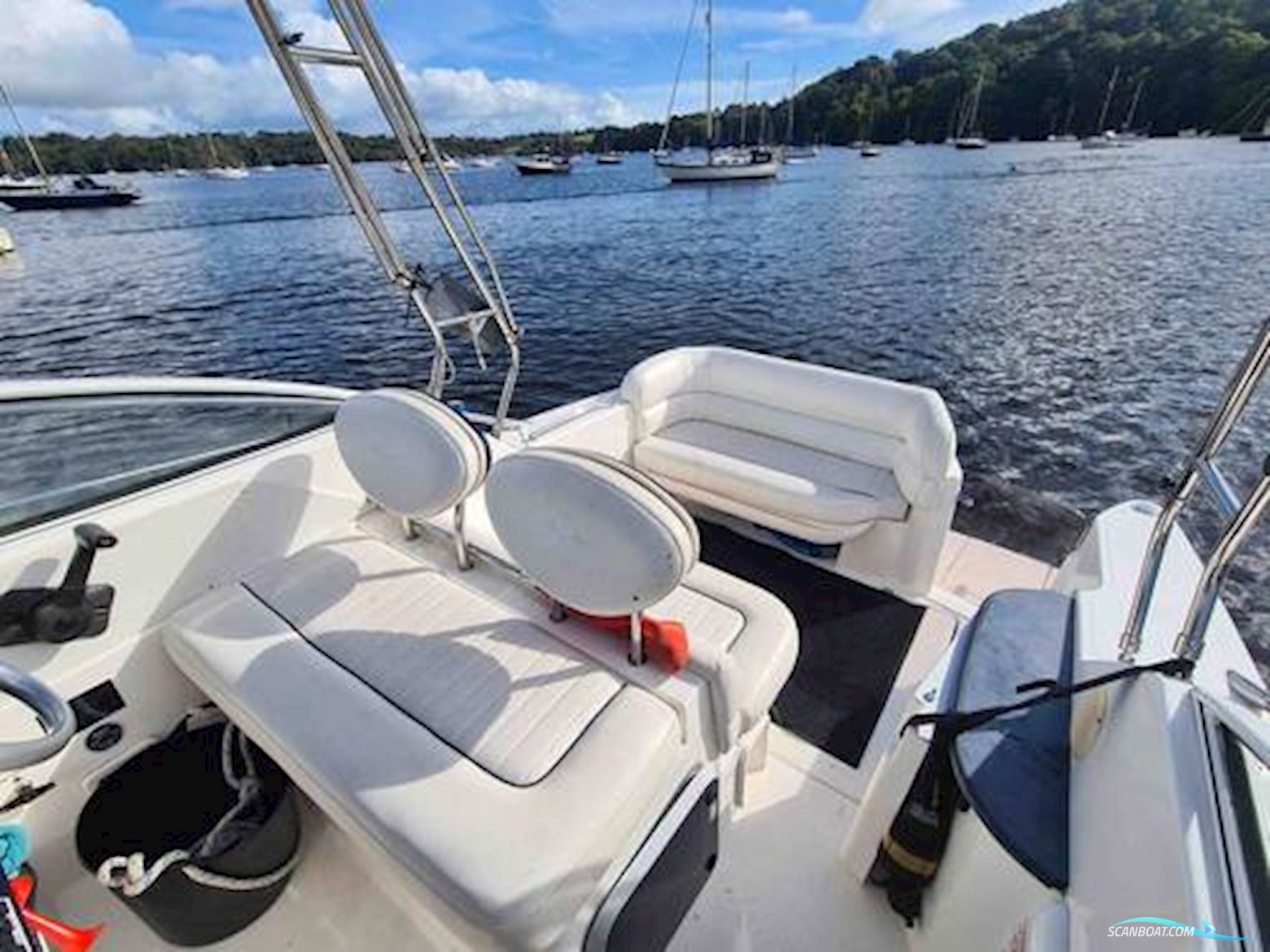 Sealine International S23 Sports Cruiser