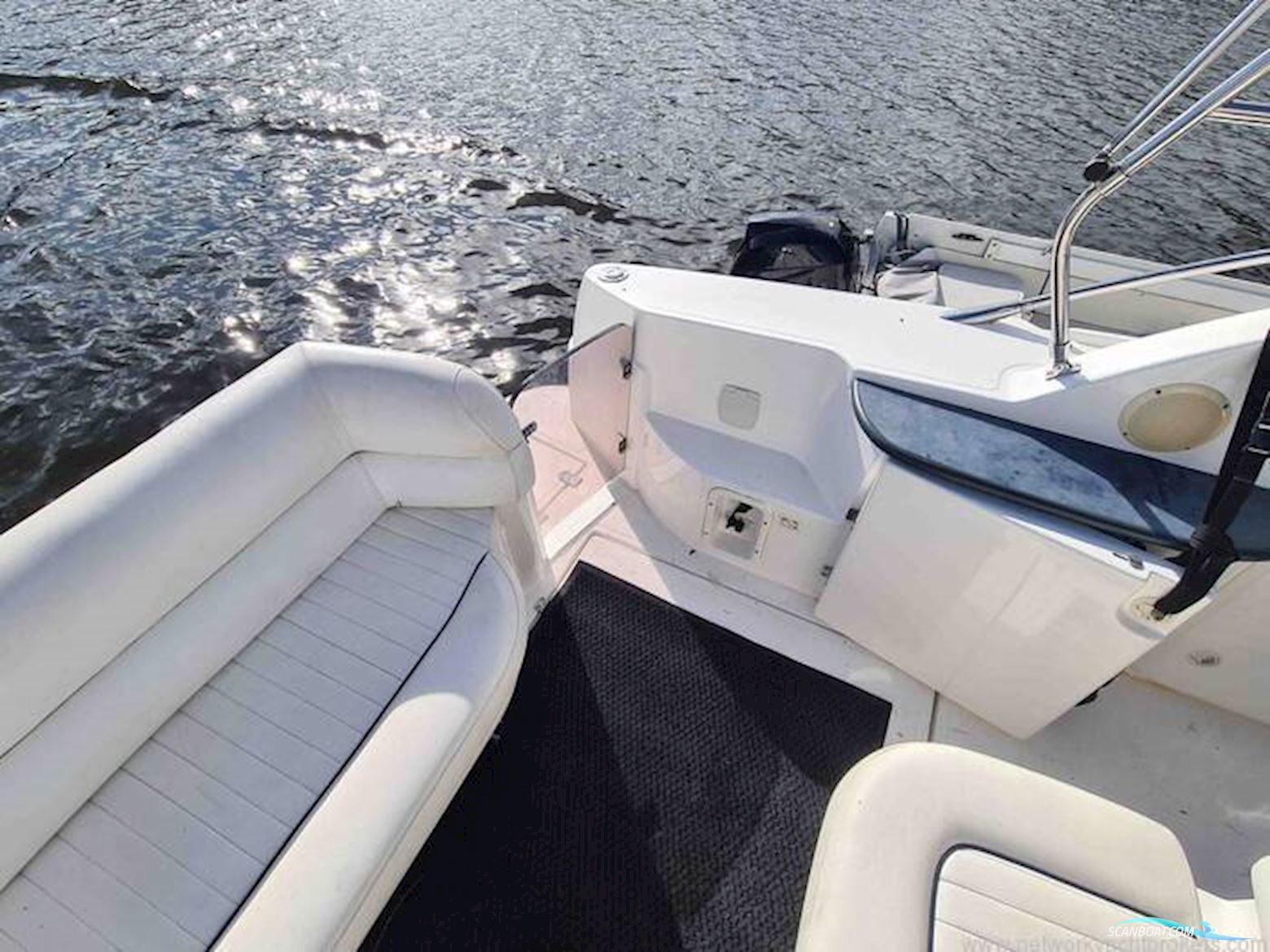 Sealine International S23 Sports Cruiser