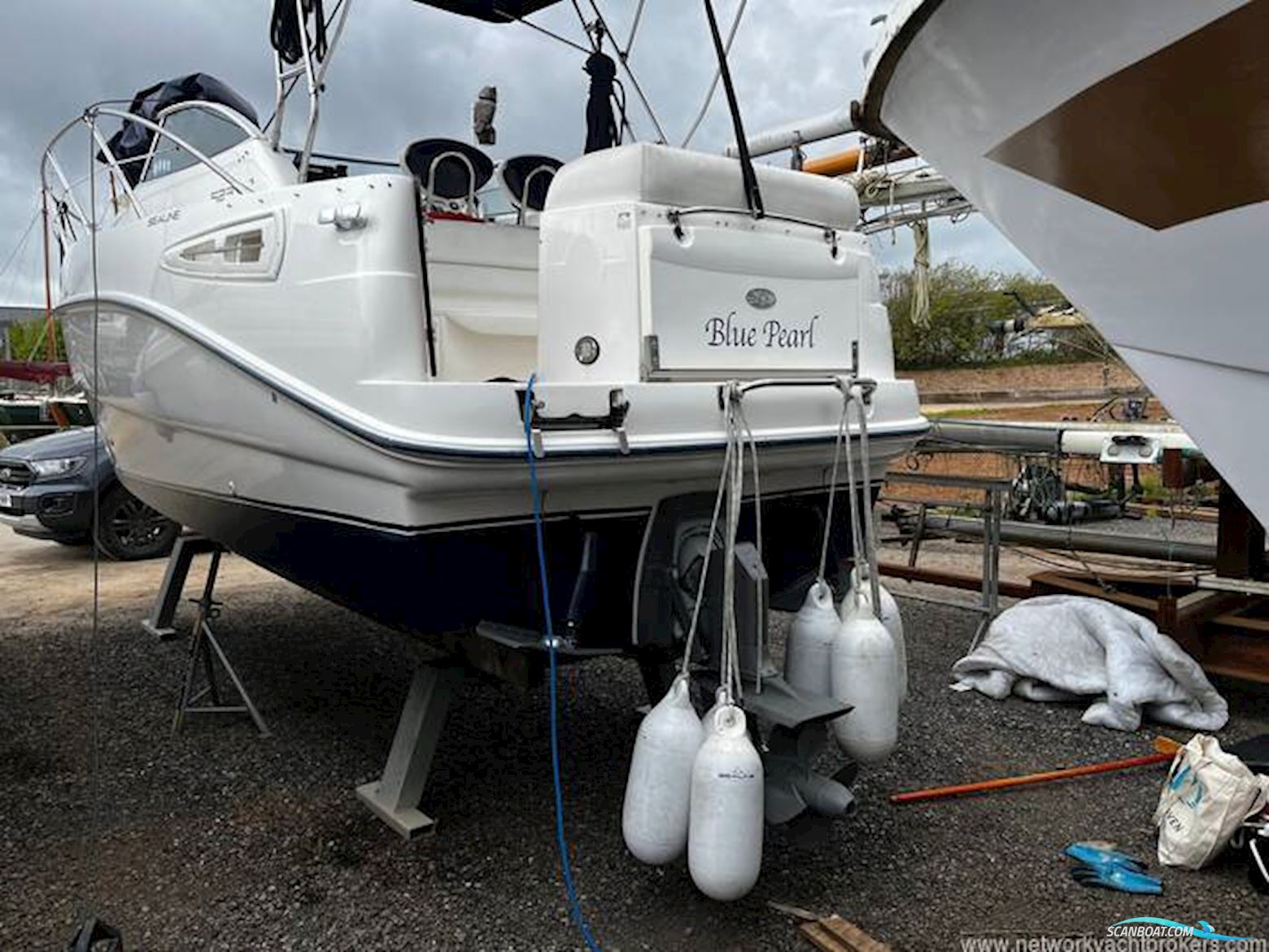 Sealine International S23 Sports Cruiser