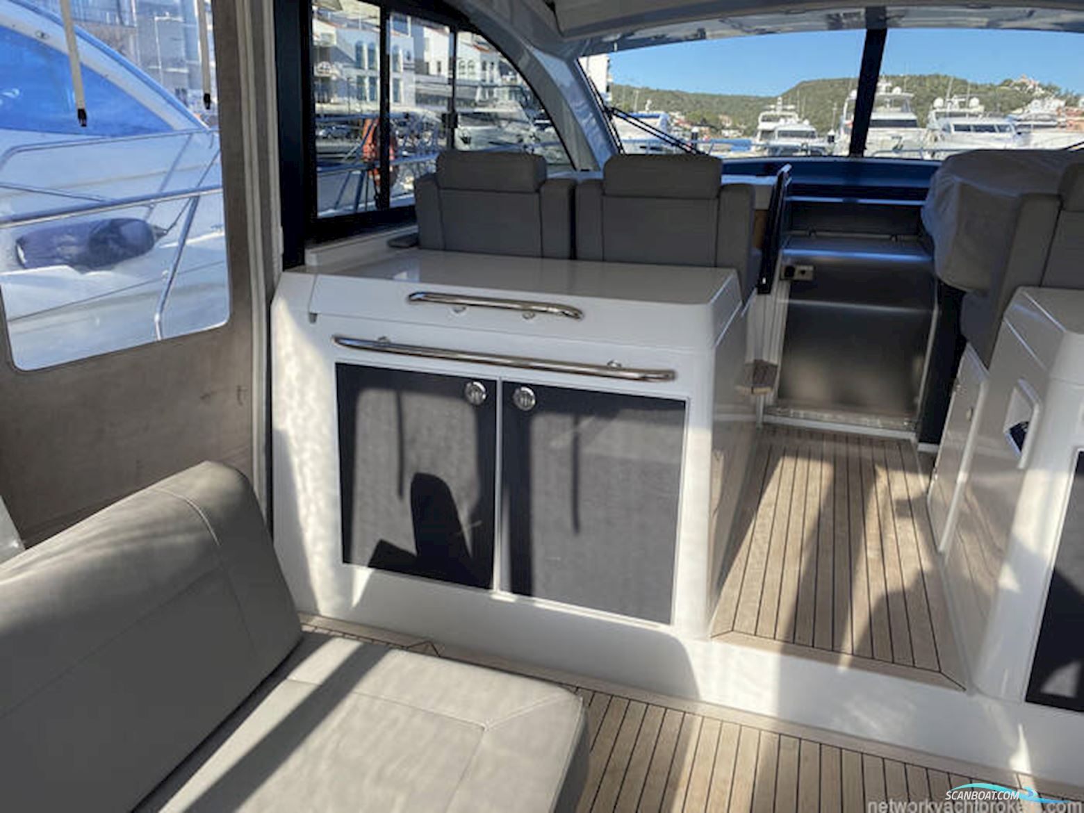 Sealine International S450