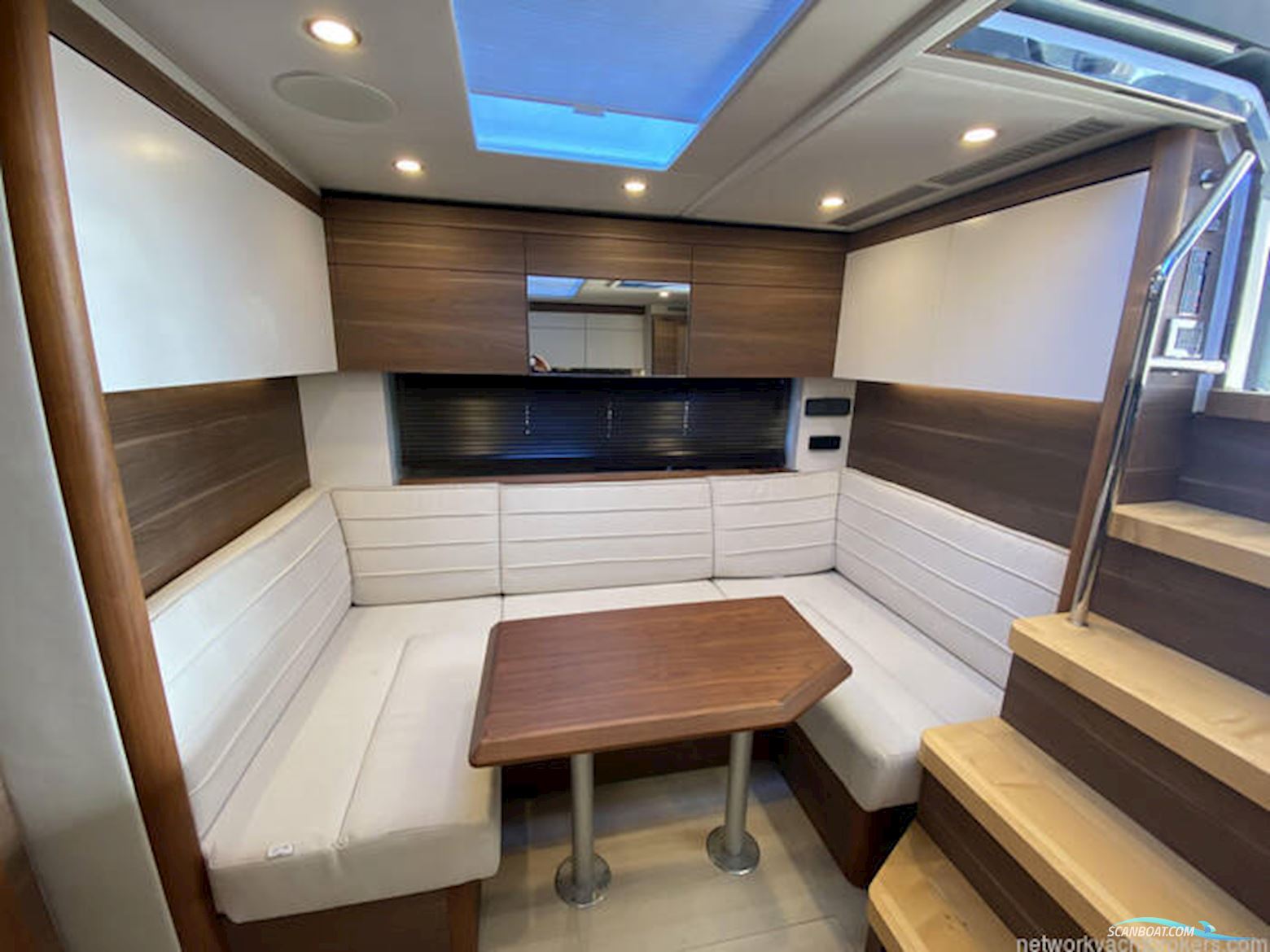 Sealine International S450