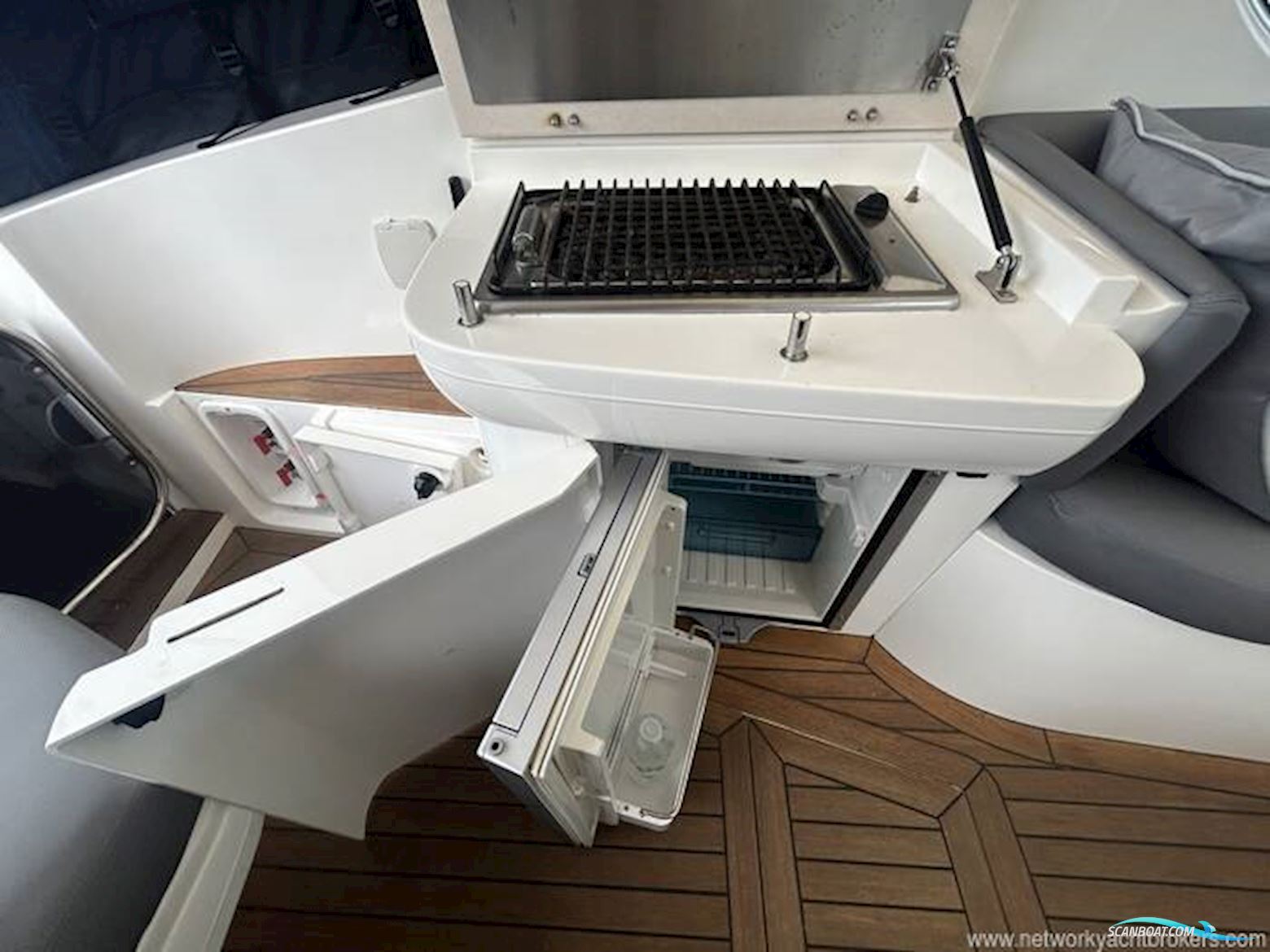 Sealine International SC29