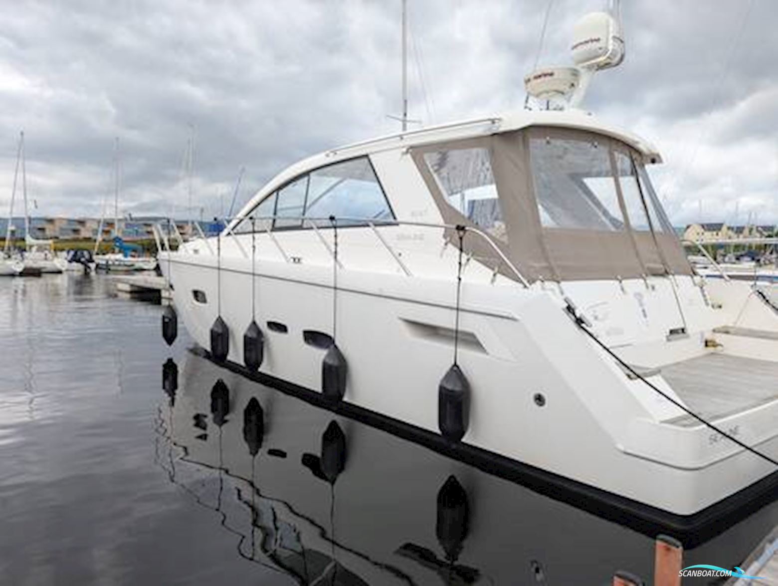 Sealine International SC47 Motorboten 2011, met Cummins motor, United Kingdom