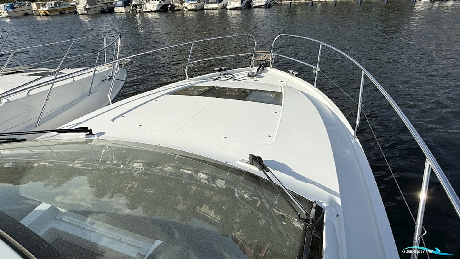 Sealine S330