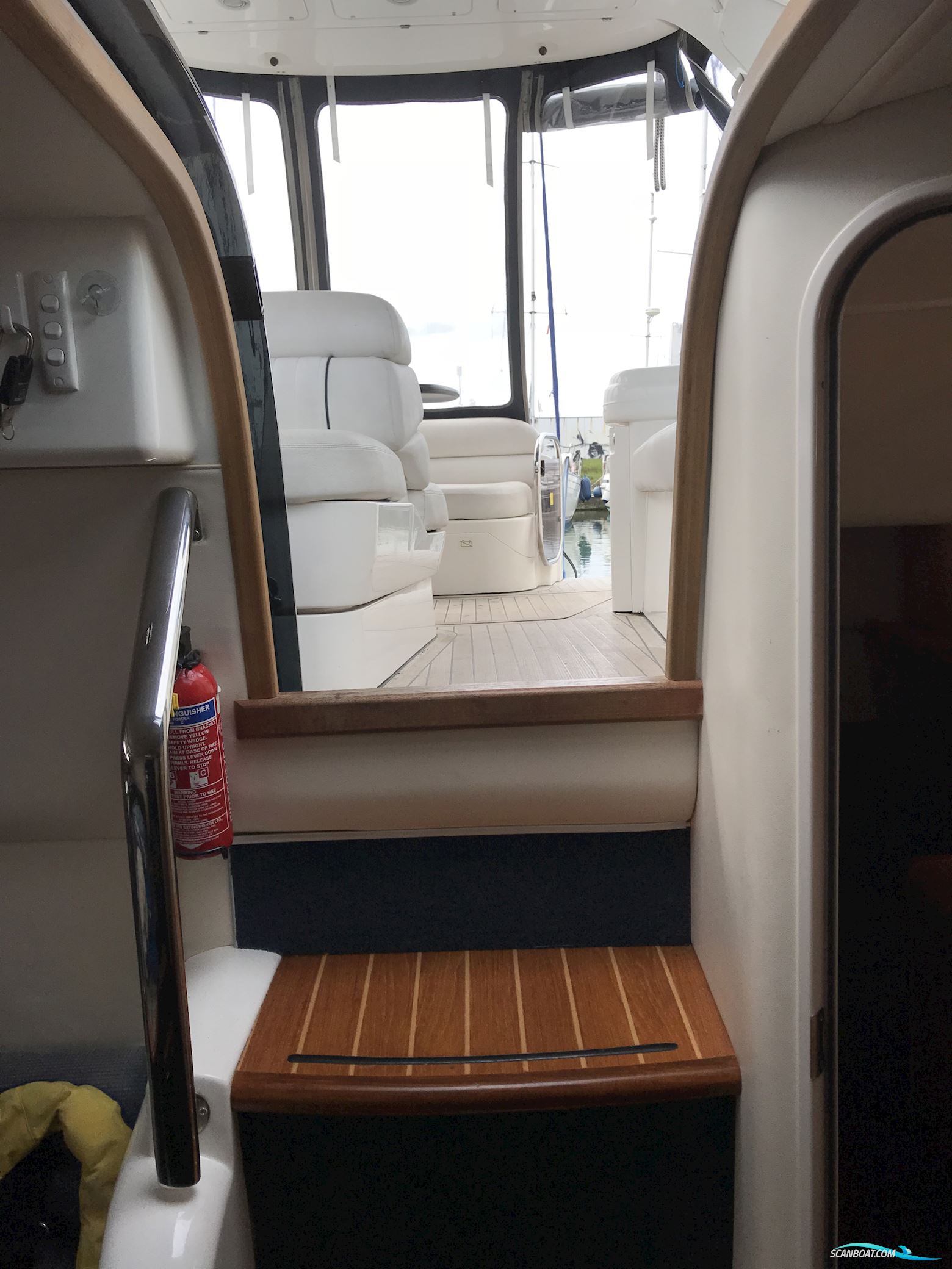Sealine S34