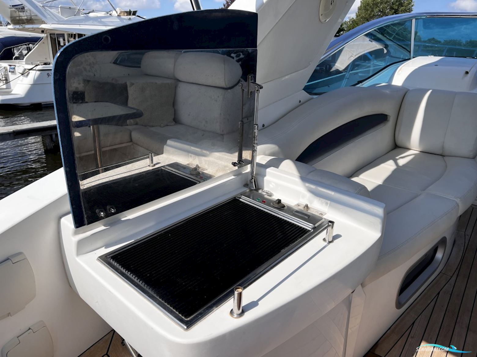 Sealine S38