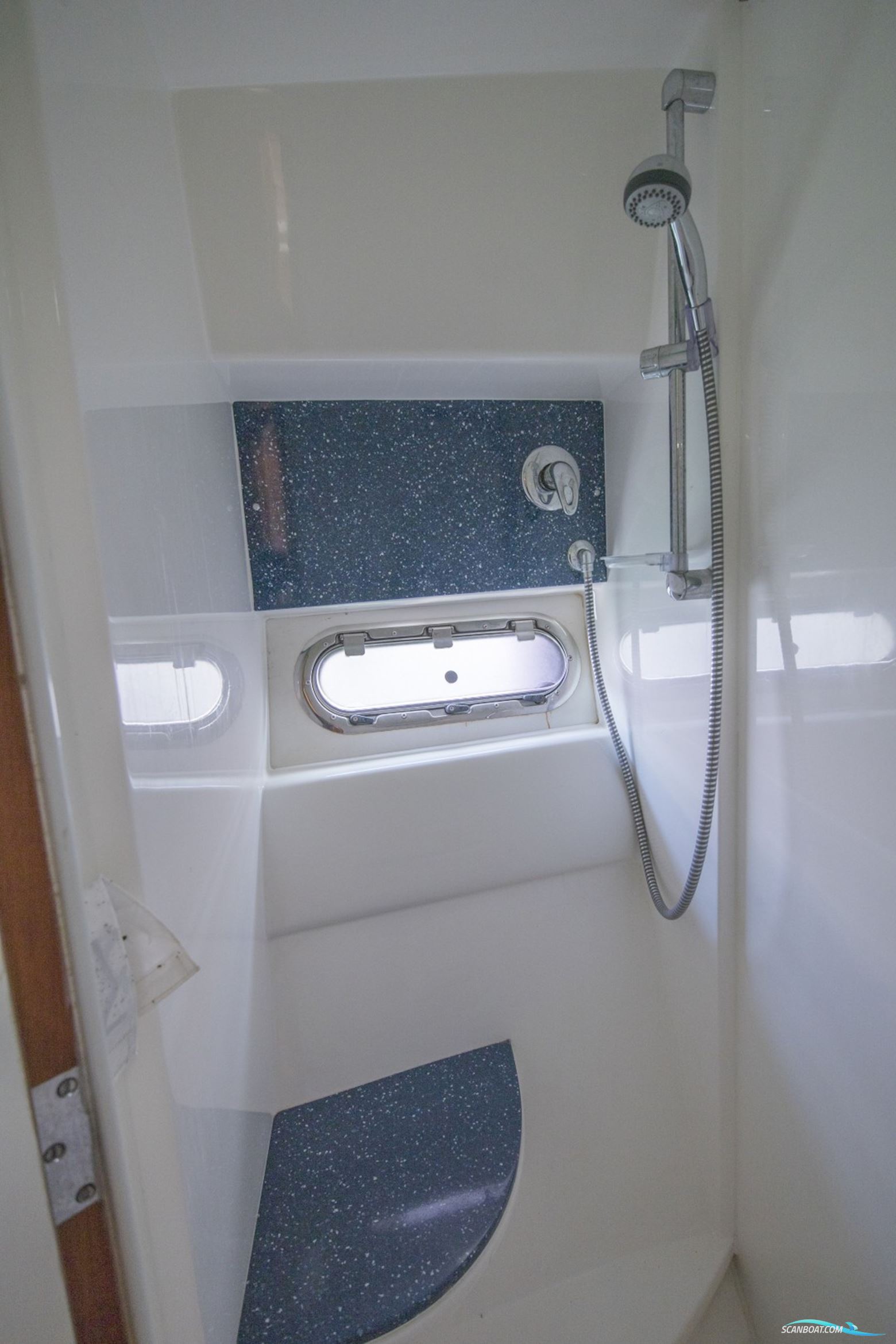 Sealine S42