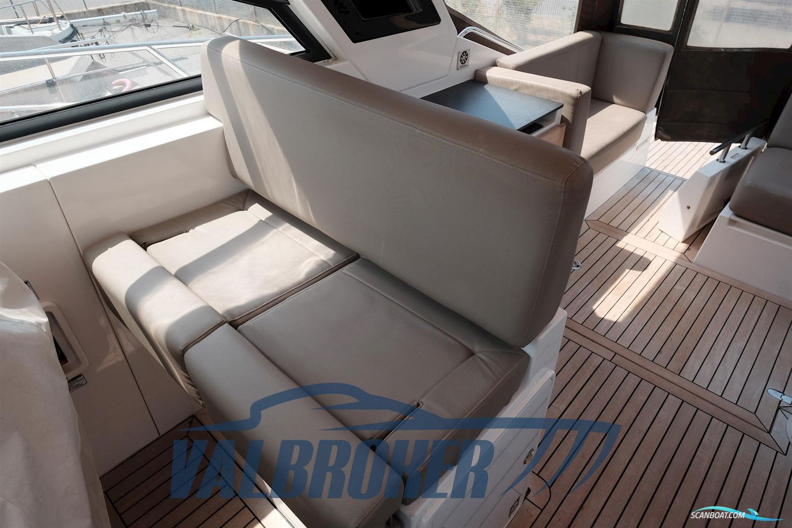 Sealine SC 35