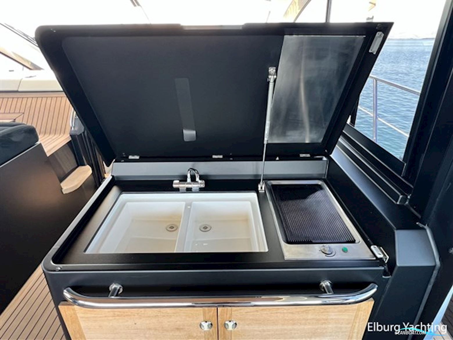 Sealine SC42 Custom