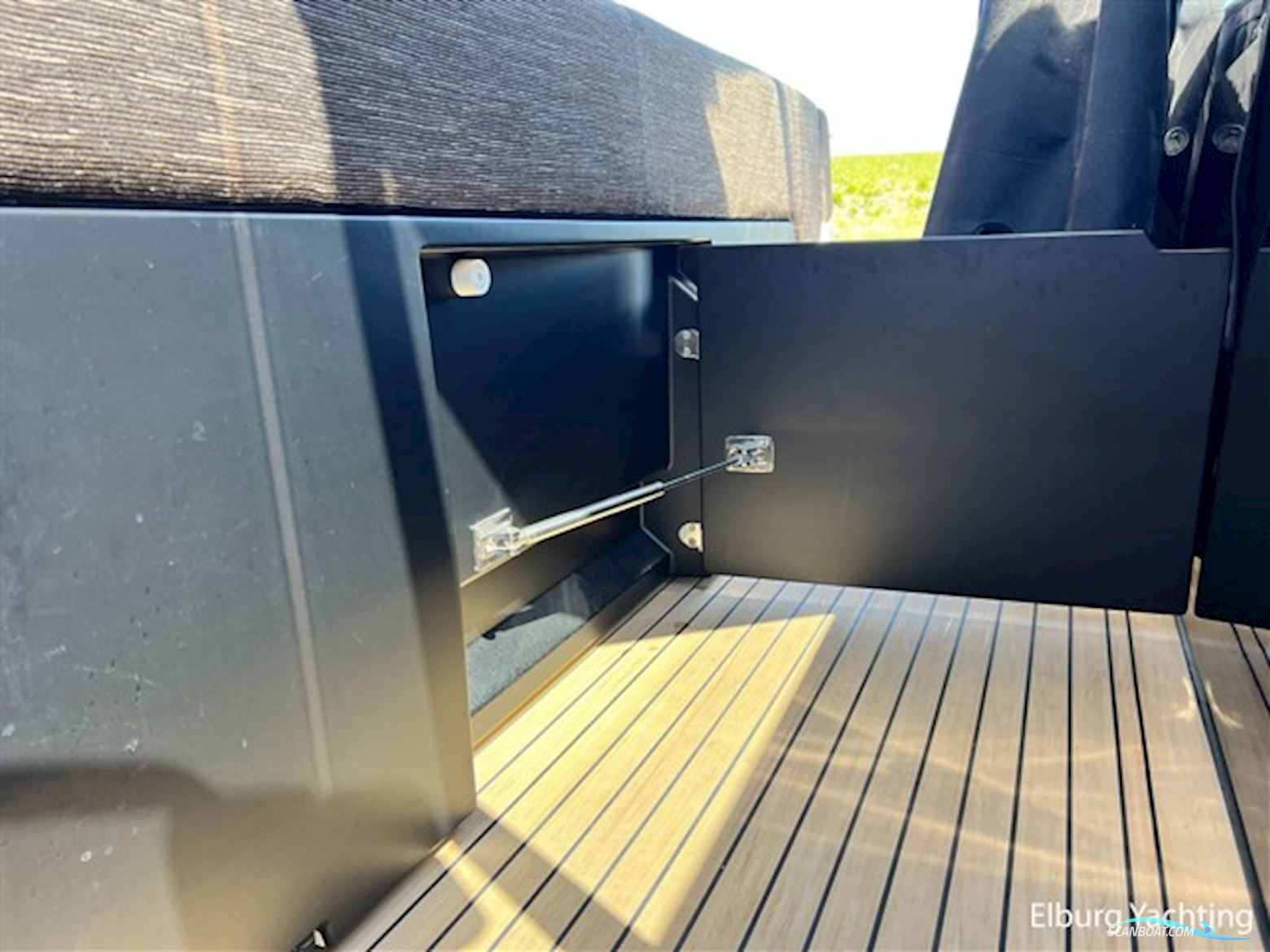 Sealine SC42 Custom