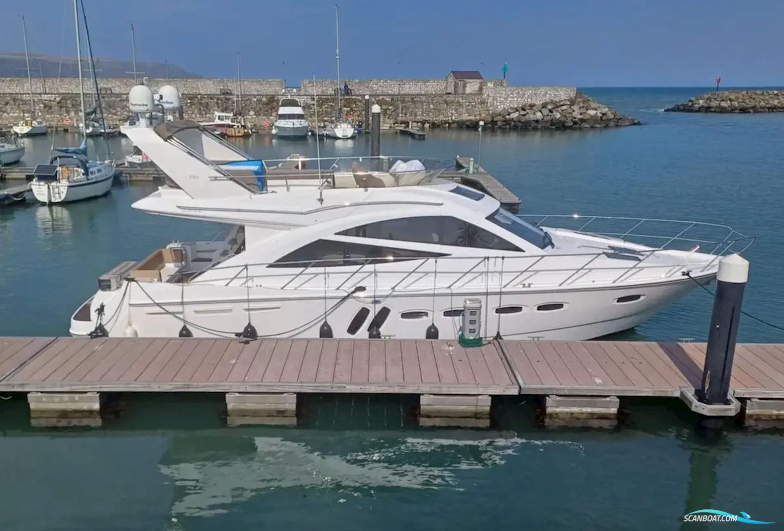 Sealine T50 Motorboten 2012, met Volvo Penta motor, United Kingdom