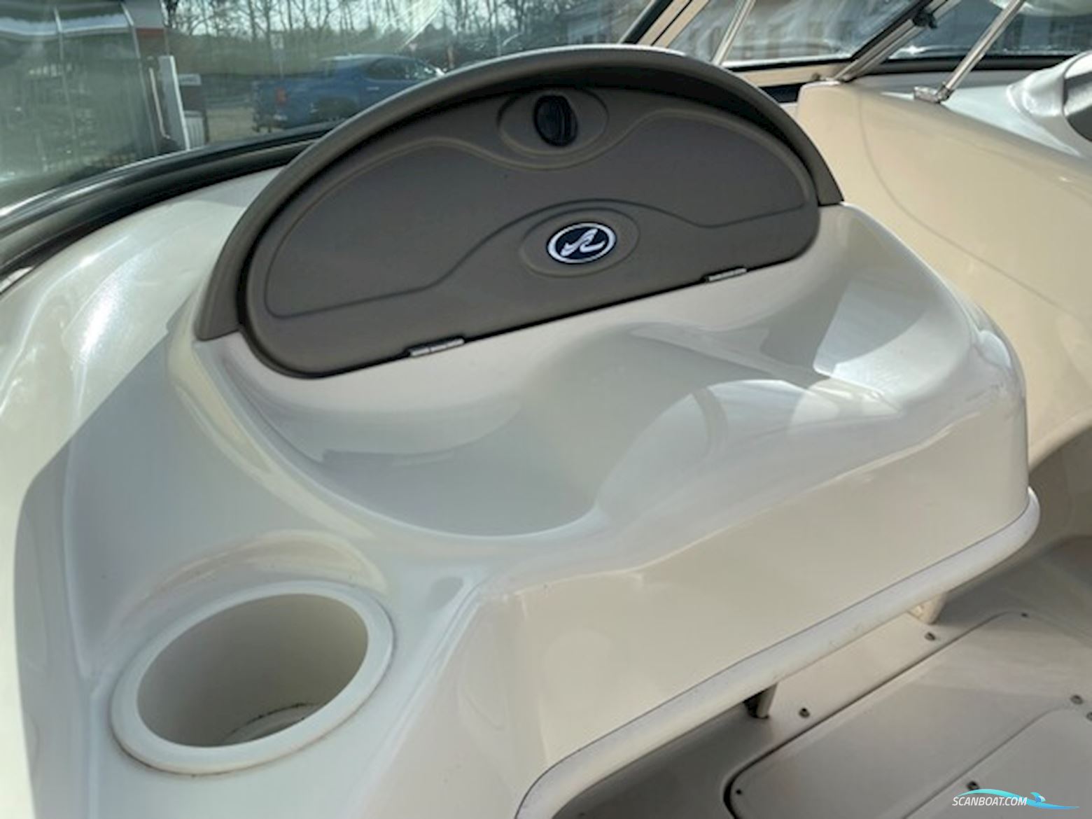 SeaRay 175 Sport Bowrider med 135 hk Mercruiser 3,0L 4 takt i/b og 1350 kg Variant bådtrailer