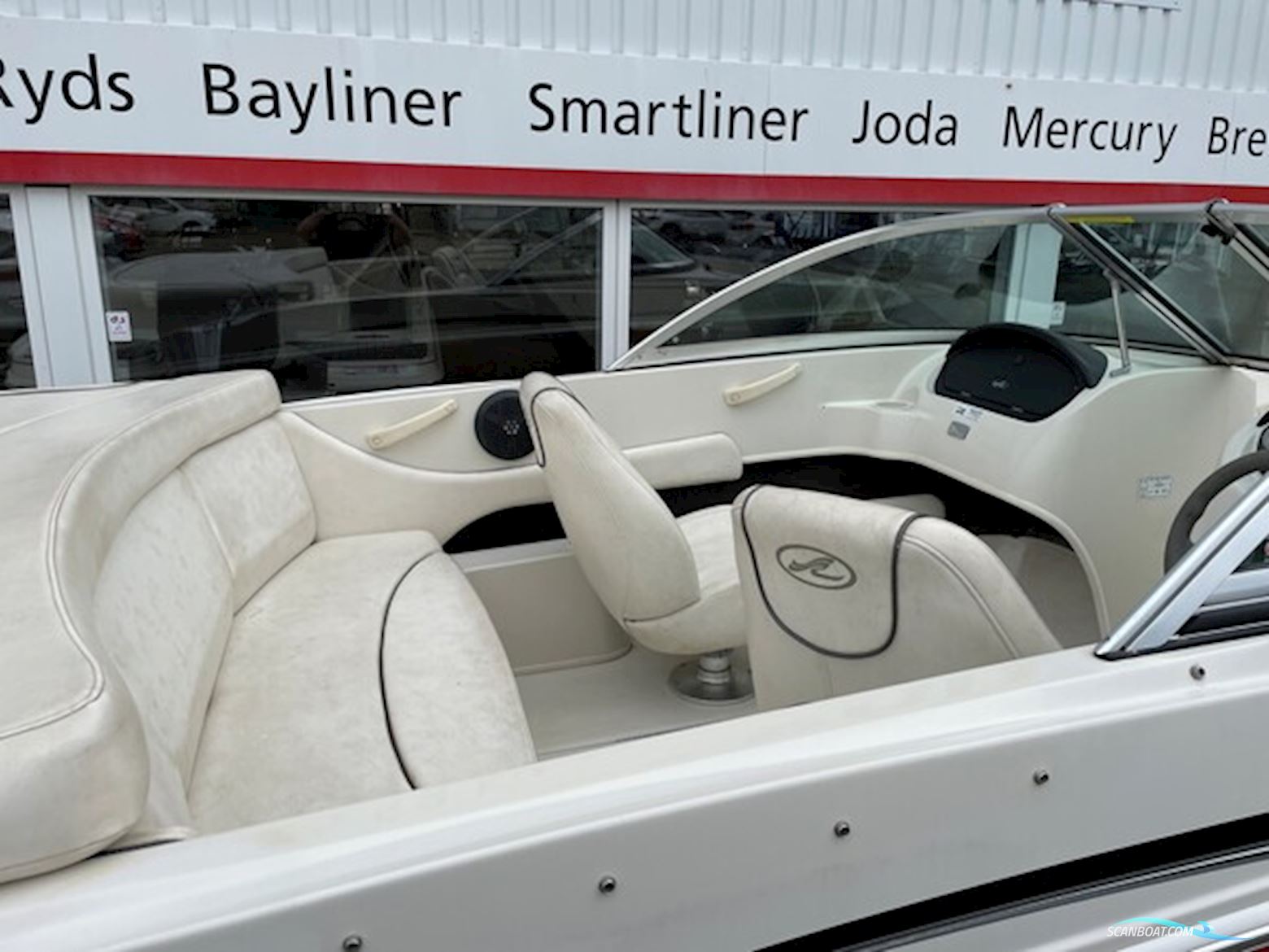 Searay 175 Sport Bowrider Med 135 hk Mercruiser 3,0L 4 Takt i/b