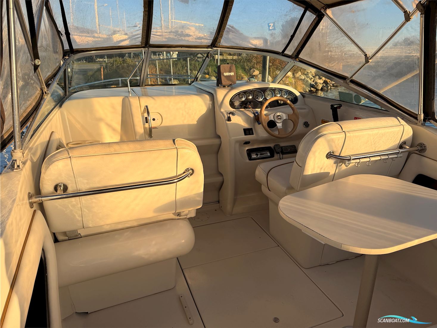 Searay 215 Express Cruiser