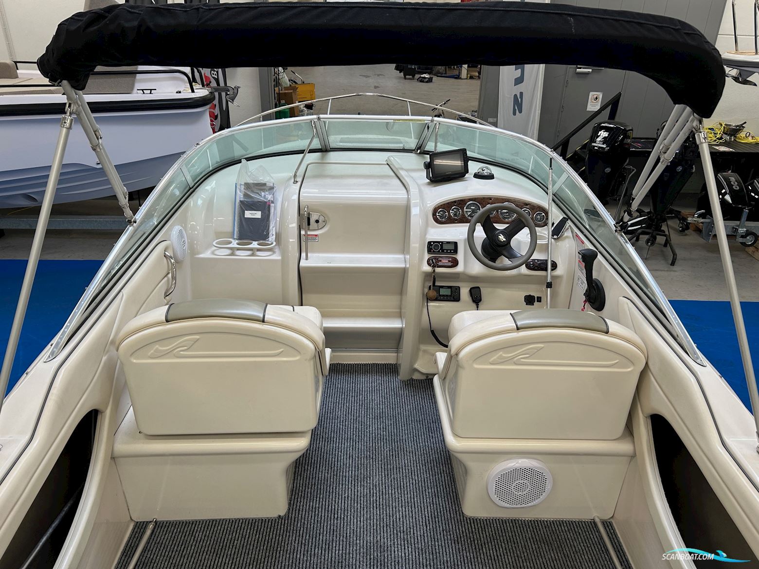 Searay 225 Weekender