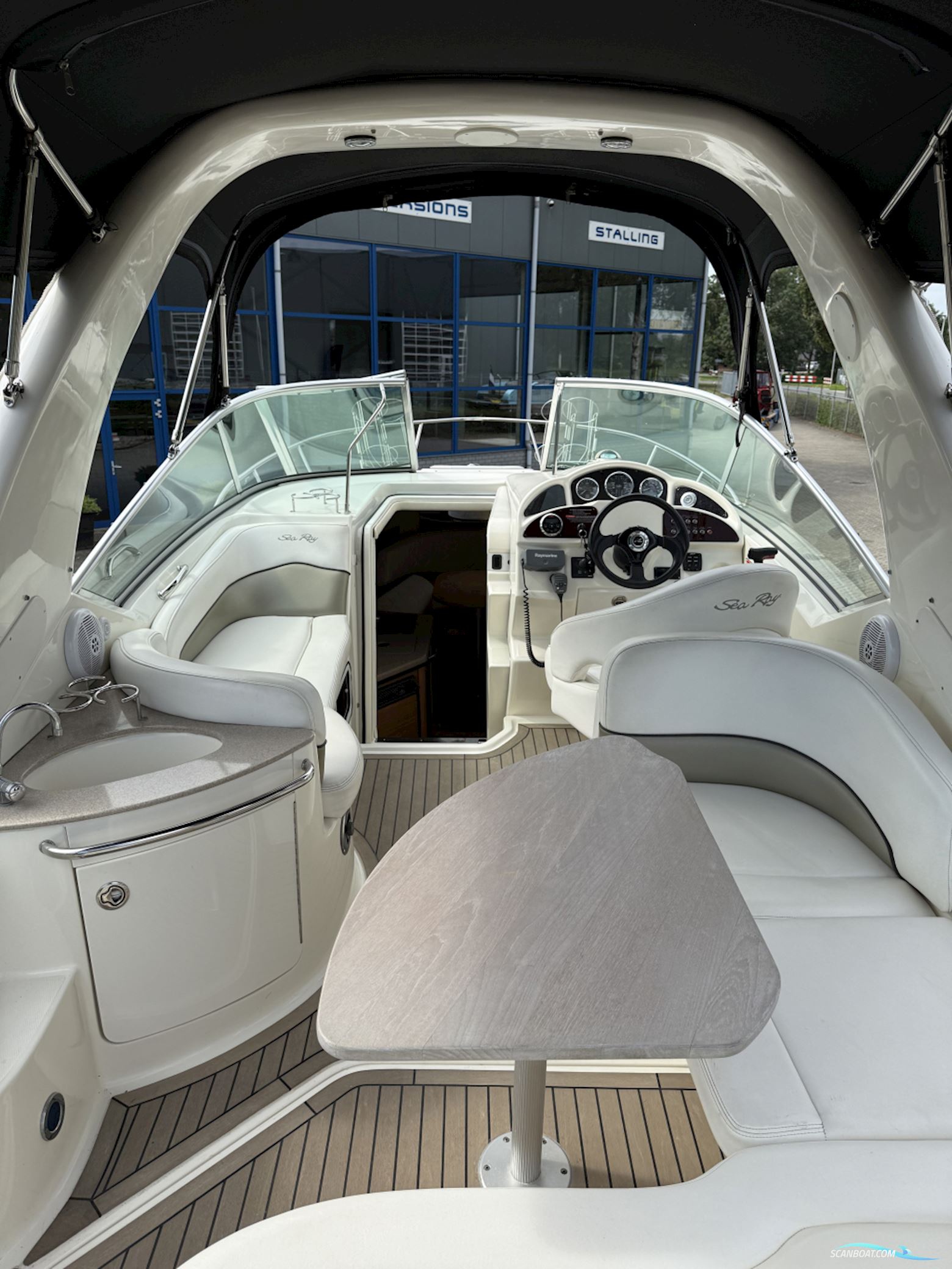 Searay Sundancer 275