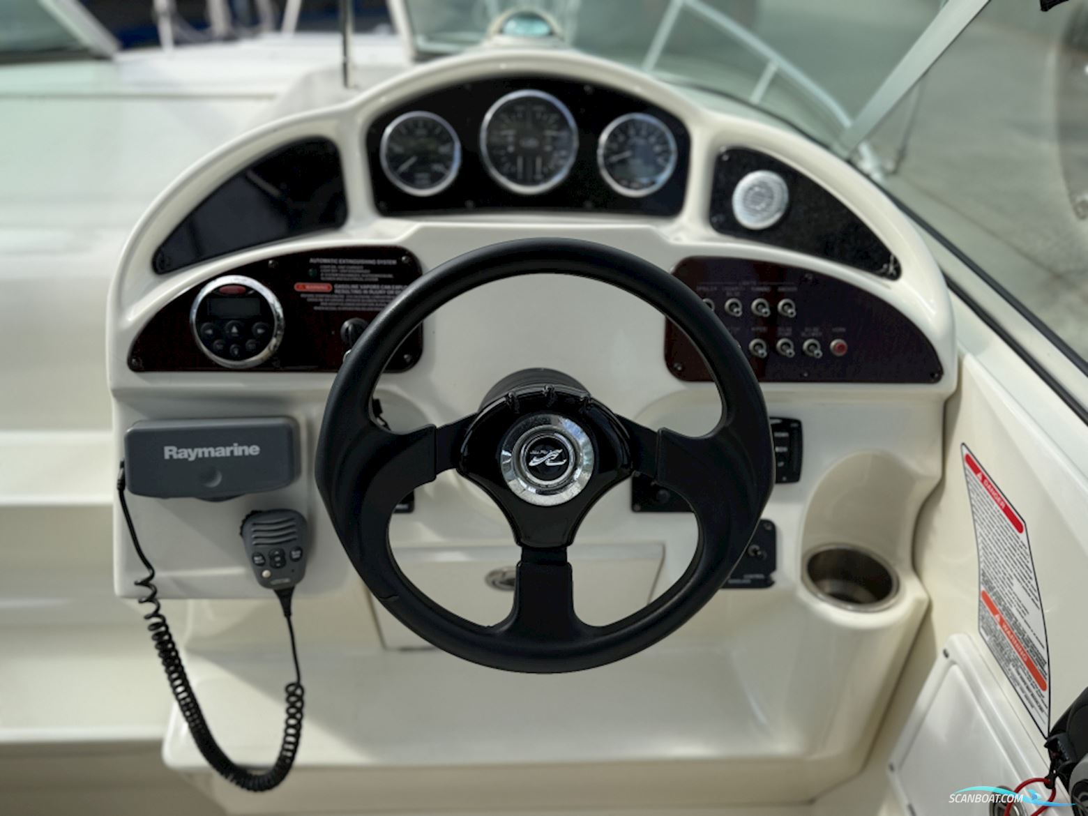 Searay Sundancer 275