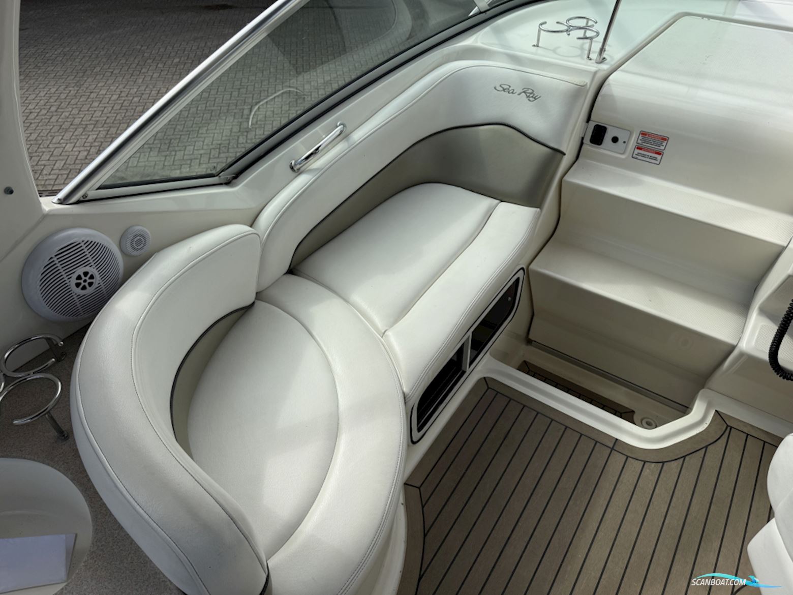 Searay Sundancer 275