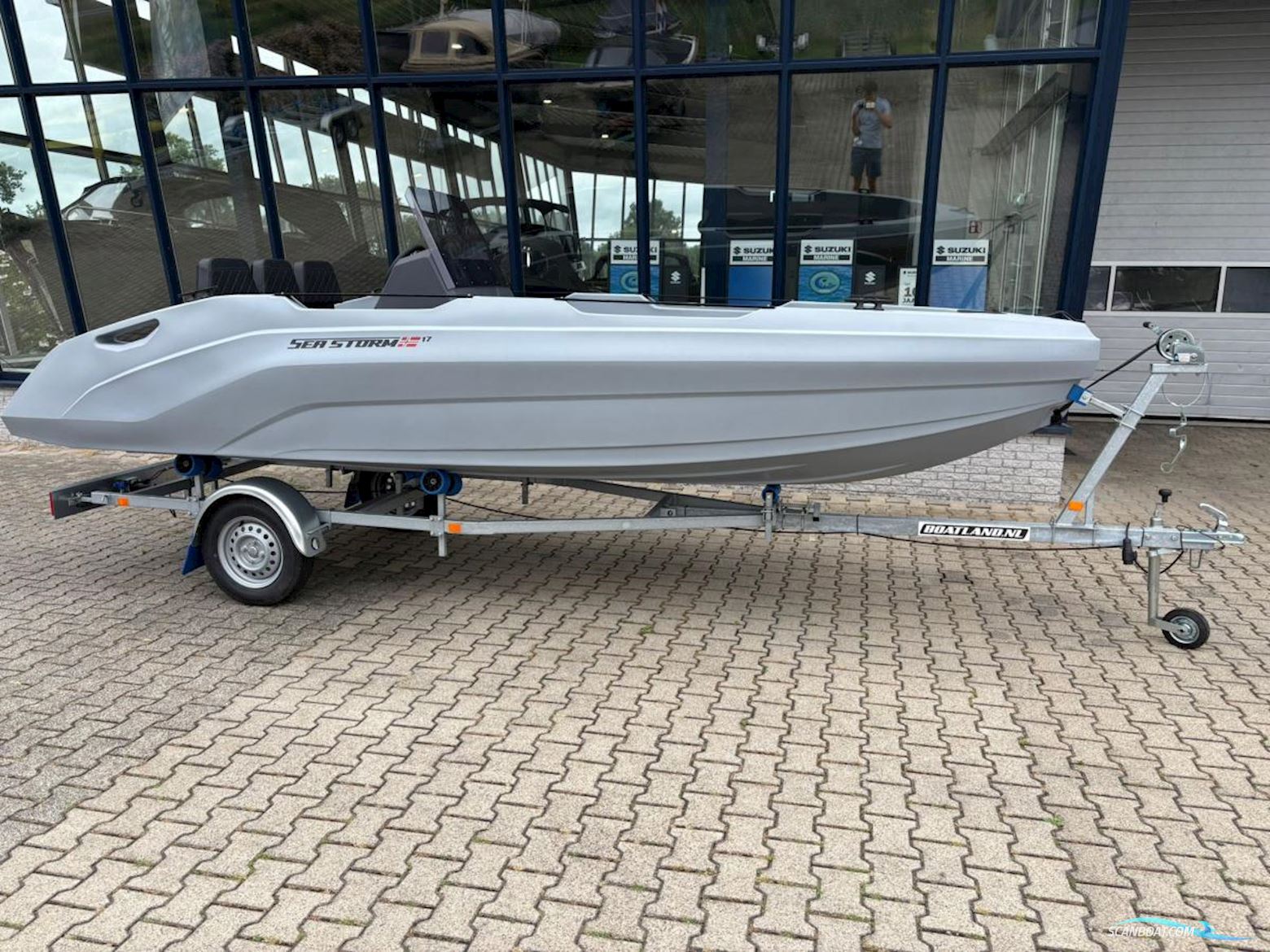 Seastorm 17