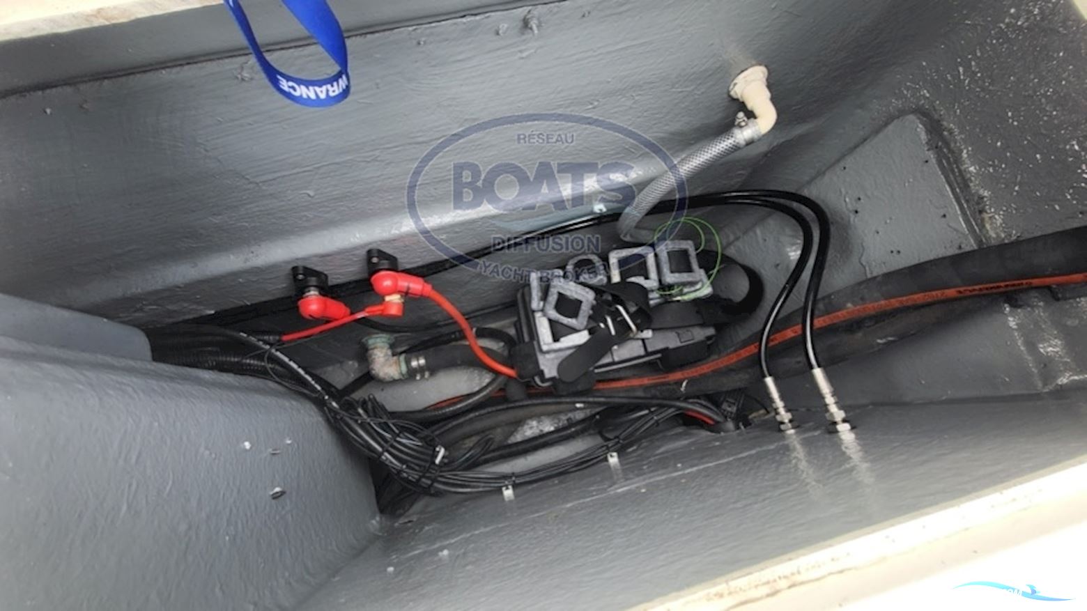 Seaswirl Striper 2600 OB