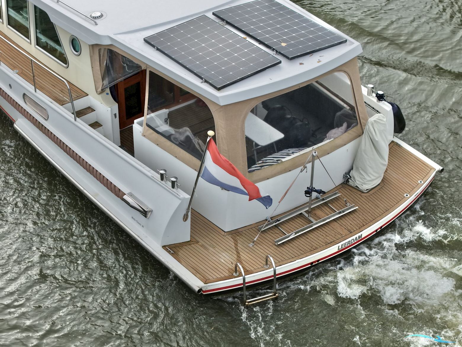 Serious Yachts Gently Low Bridge 45 Sedan