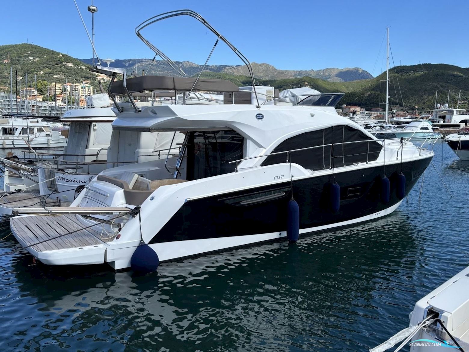 Sessa F 42 Motorboten 2017, met Volvo Penta Ips 500 motor, Kroatië