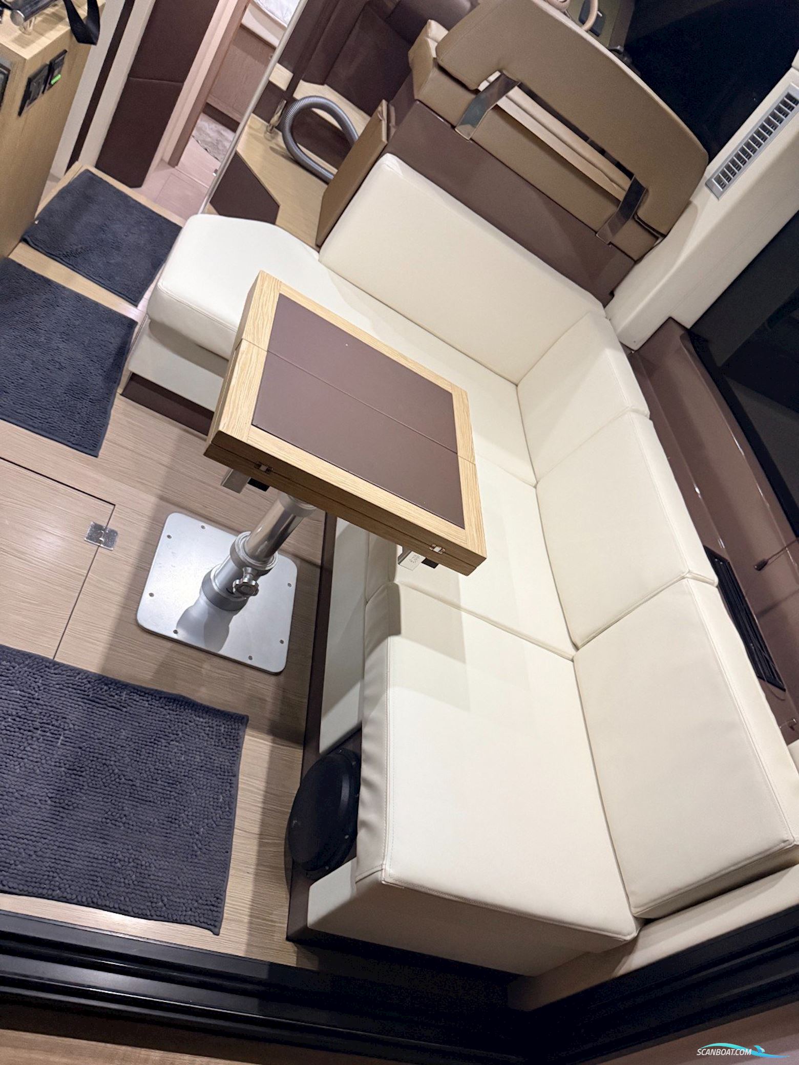 Sessa F 42
