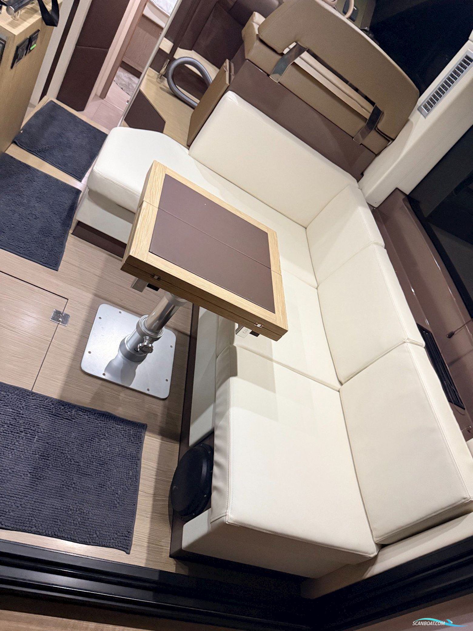 Sessa F 42