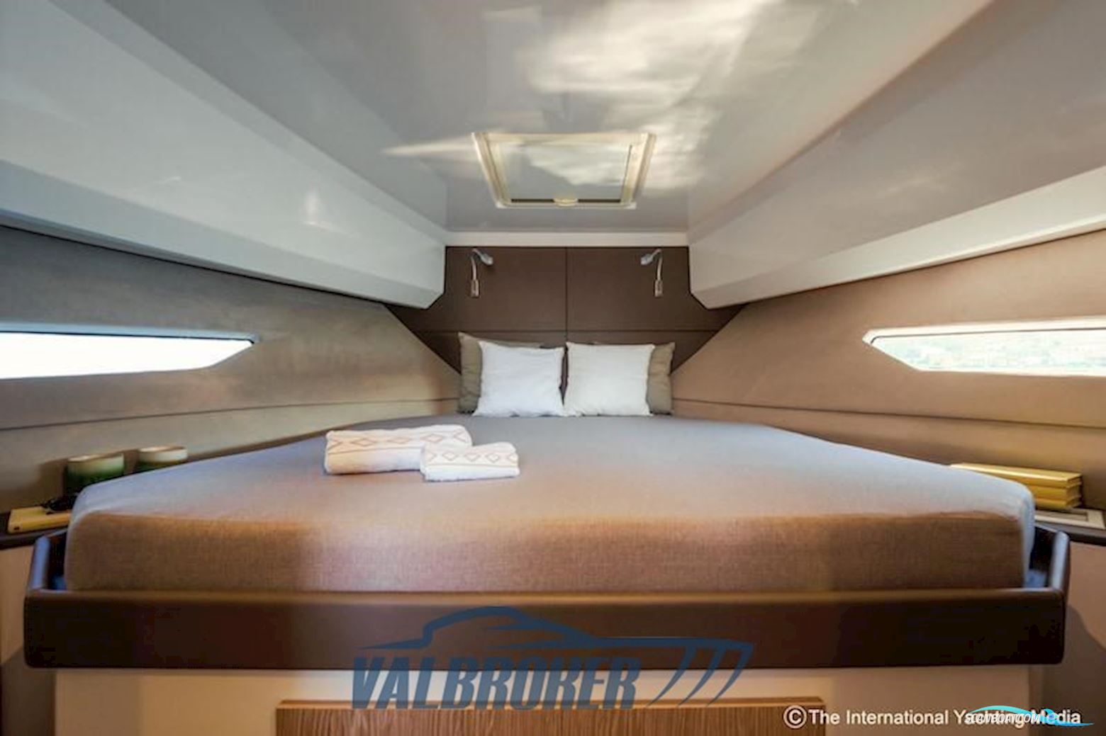 Sessa Marine C3X - Hard Top