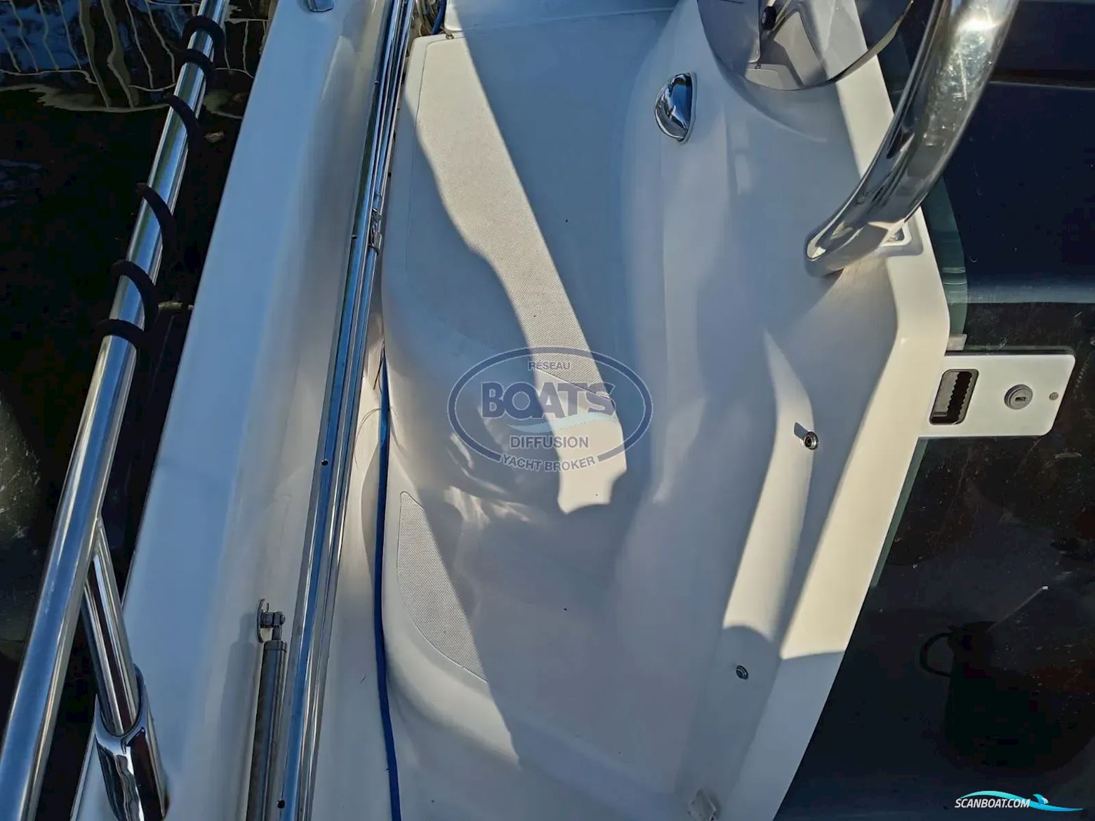 Sessa Marine Key Largo 24
