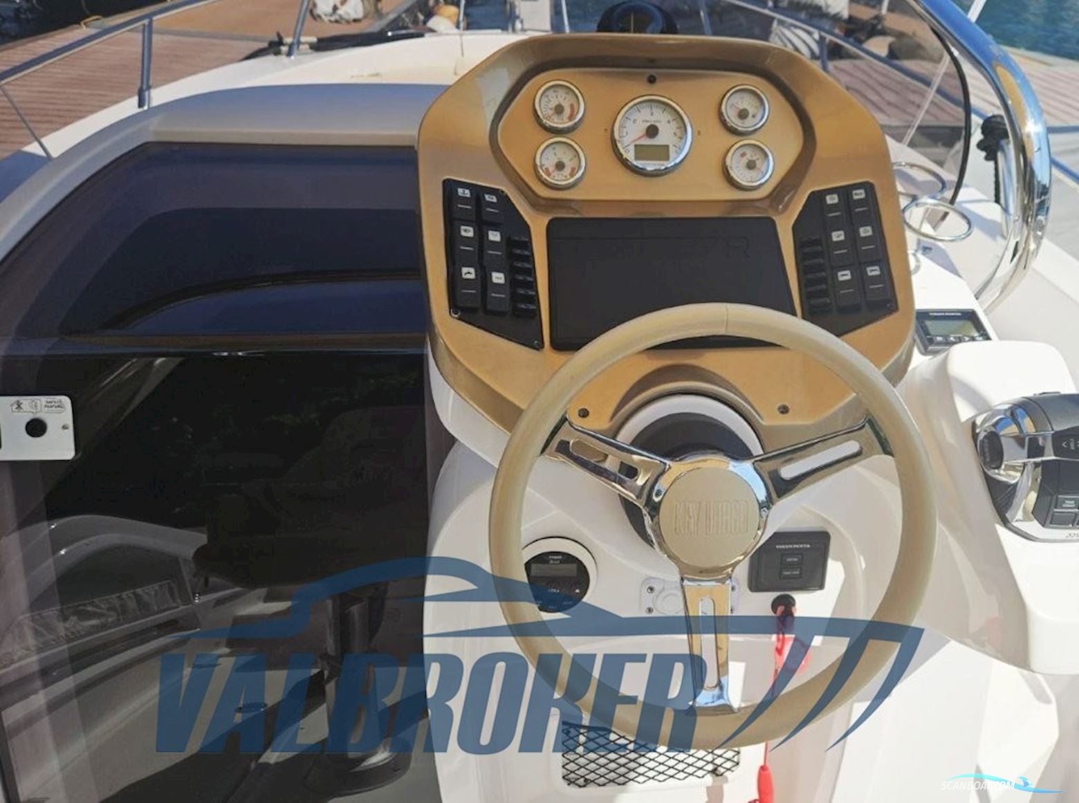 Sessa Marine Key Largo 24