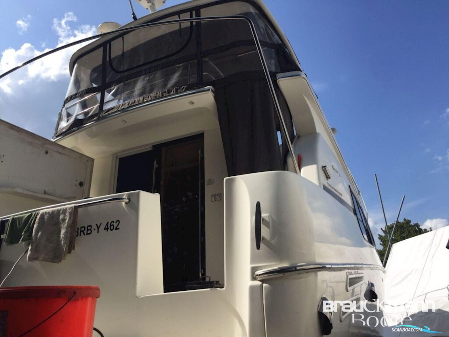 Silverton Marine 330 Sport Bridge