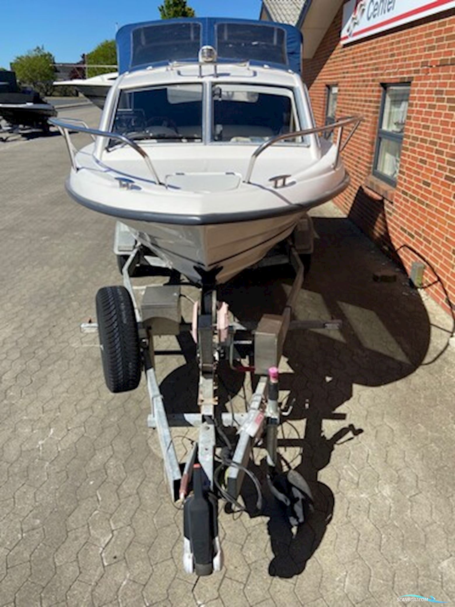 Skibsplast 555 HT m/Honda F100 hk og Brenderup trailer