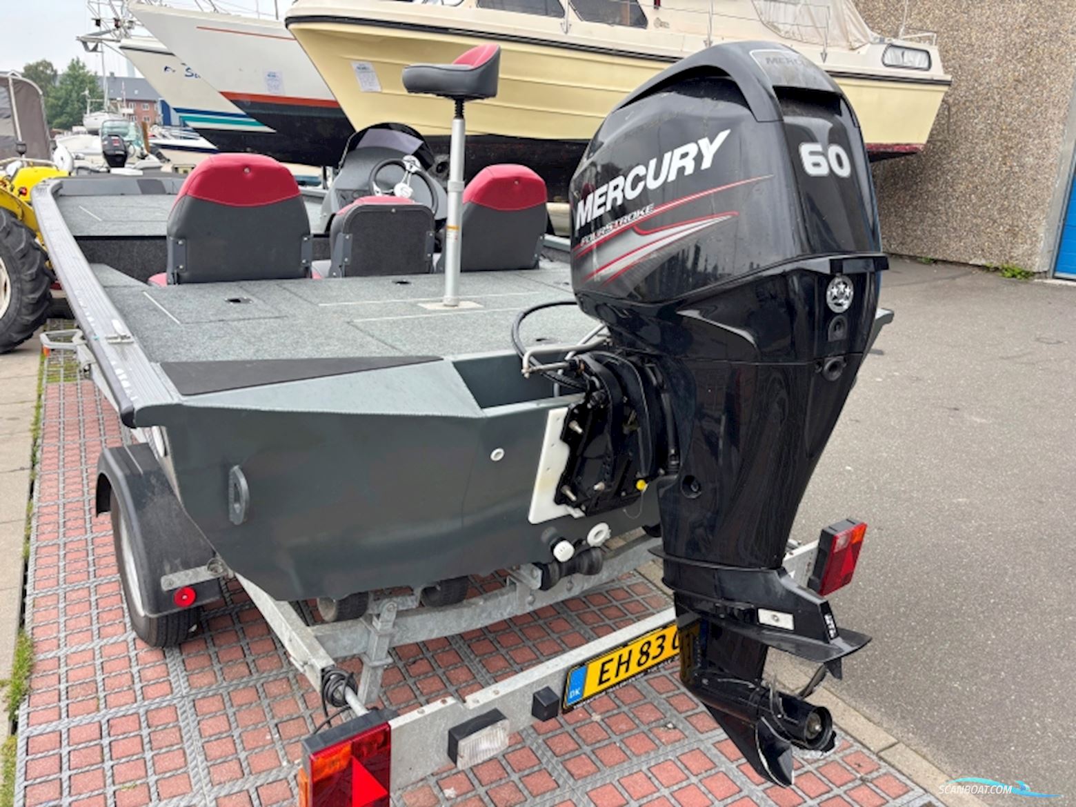 Smartliner 490 Bass Boat