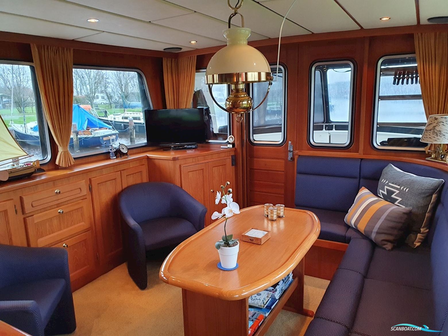 Smelne Salon Vlet 1485