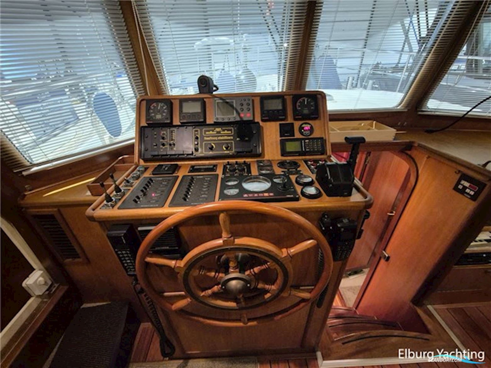 Stentor 1500 trawler - Stabilizers