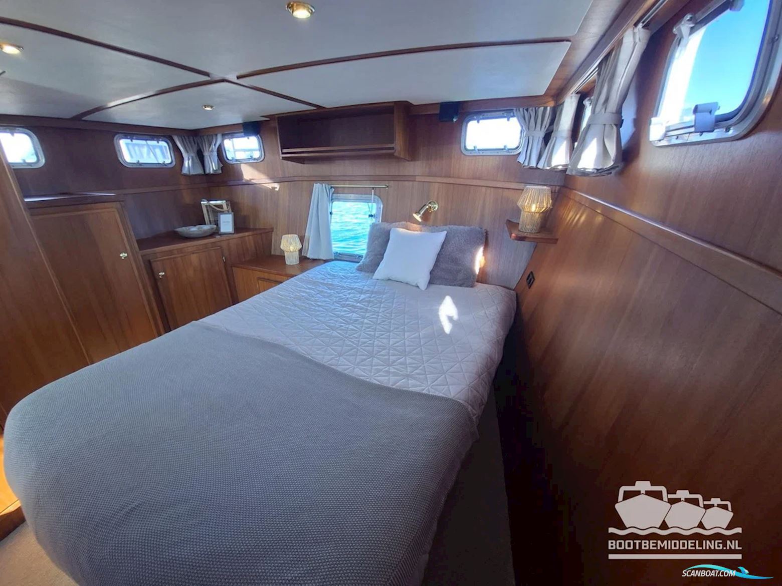 Stevens Nautical Columbus Spiegelkotter 10.50 AK