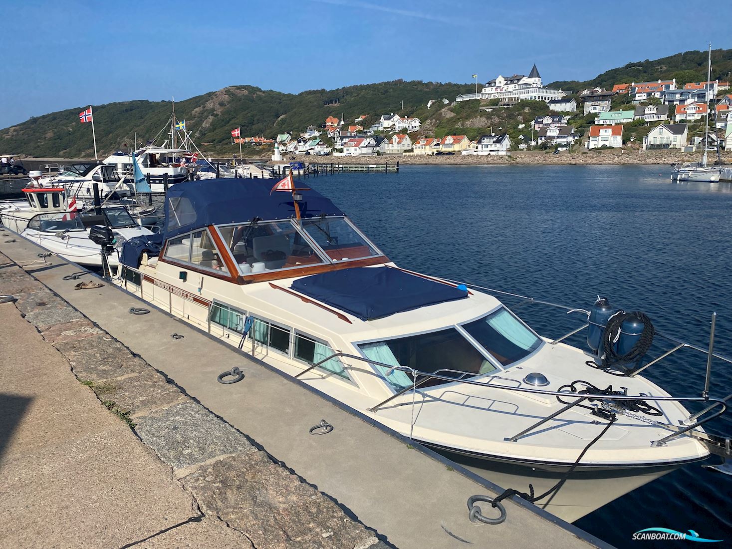 Storebro Royal  Cruiser 31 med bådplads i Gilleleje  Motorboten 1978, met TAMD40A motor, Denemarken