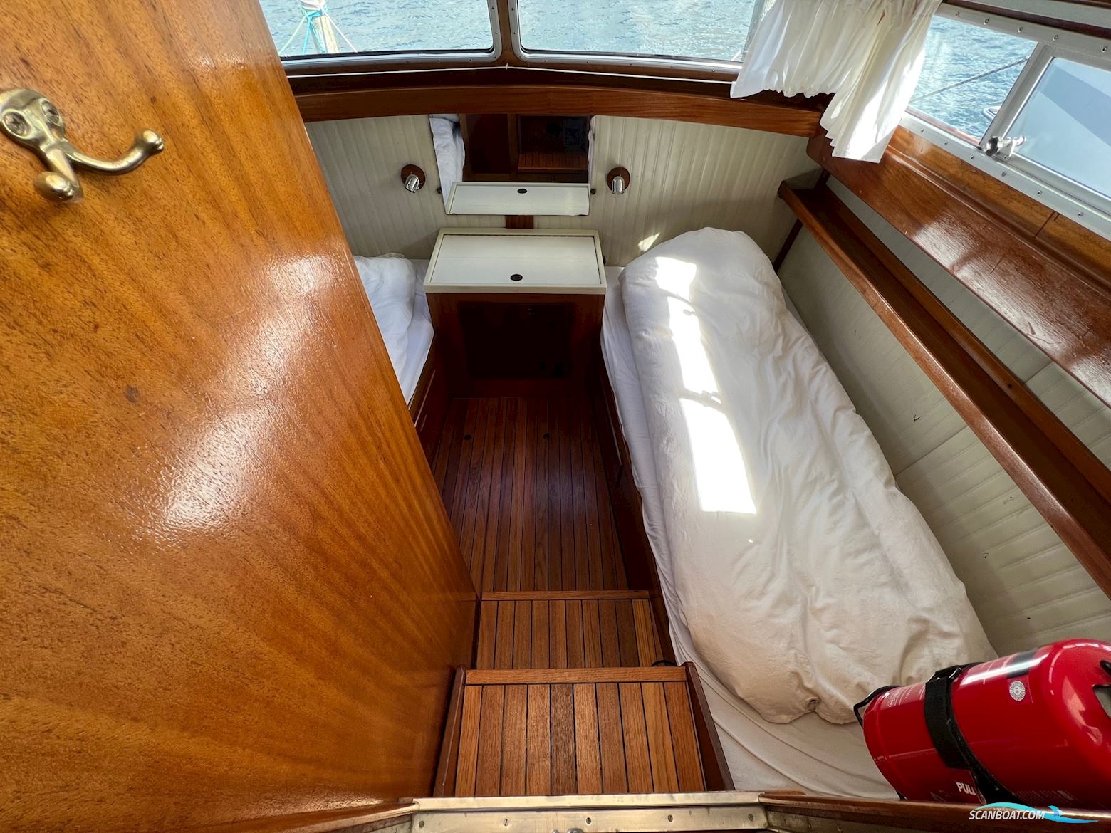 Storø 34, hysterisk velholdt og smækfyldt med lækre detaljer og stil.