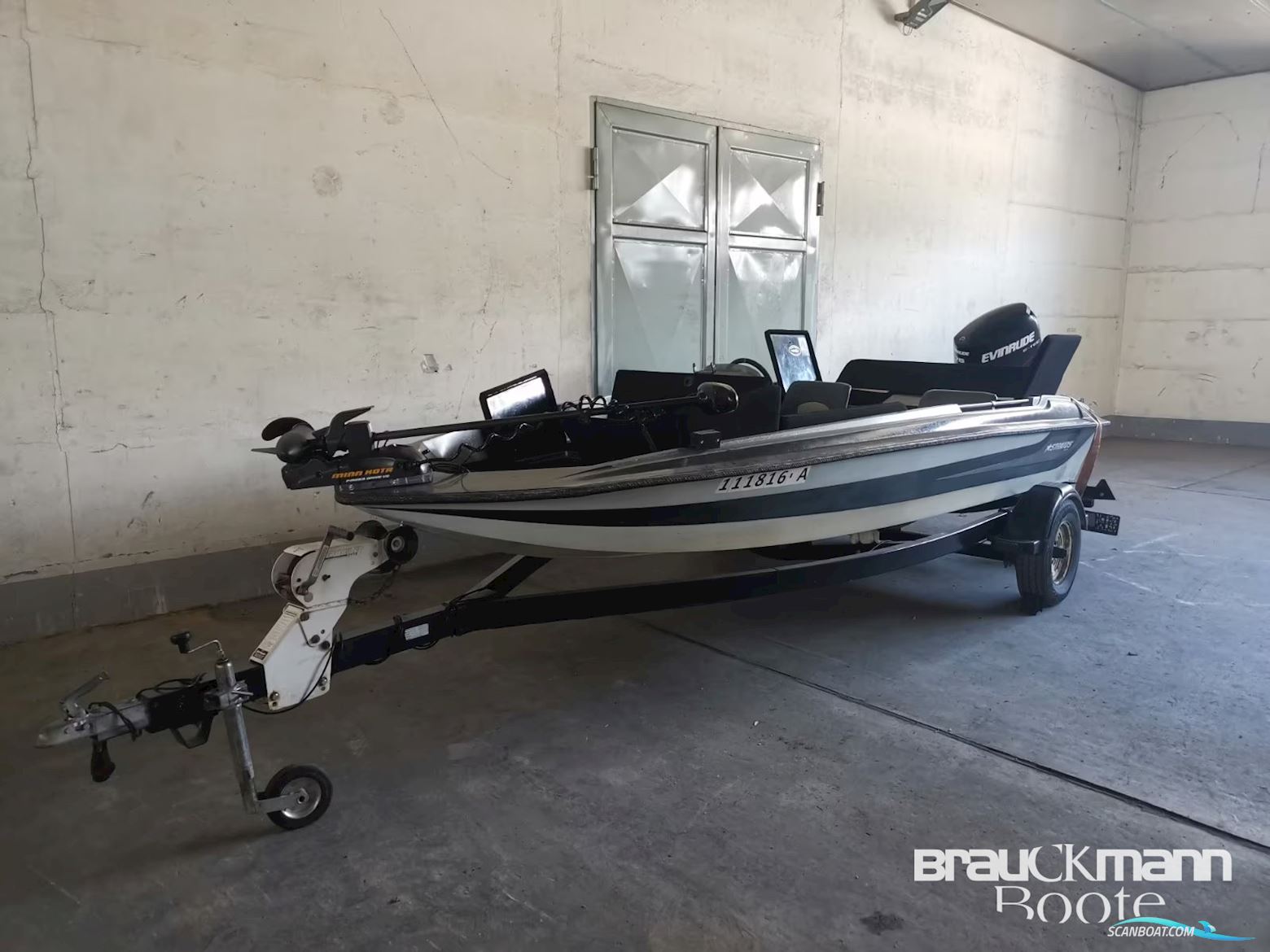 Stratos Boats 355 V