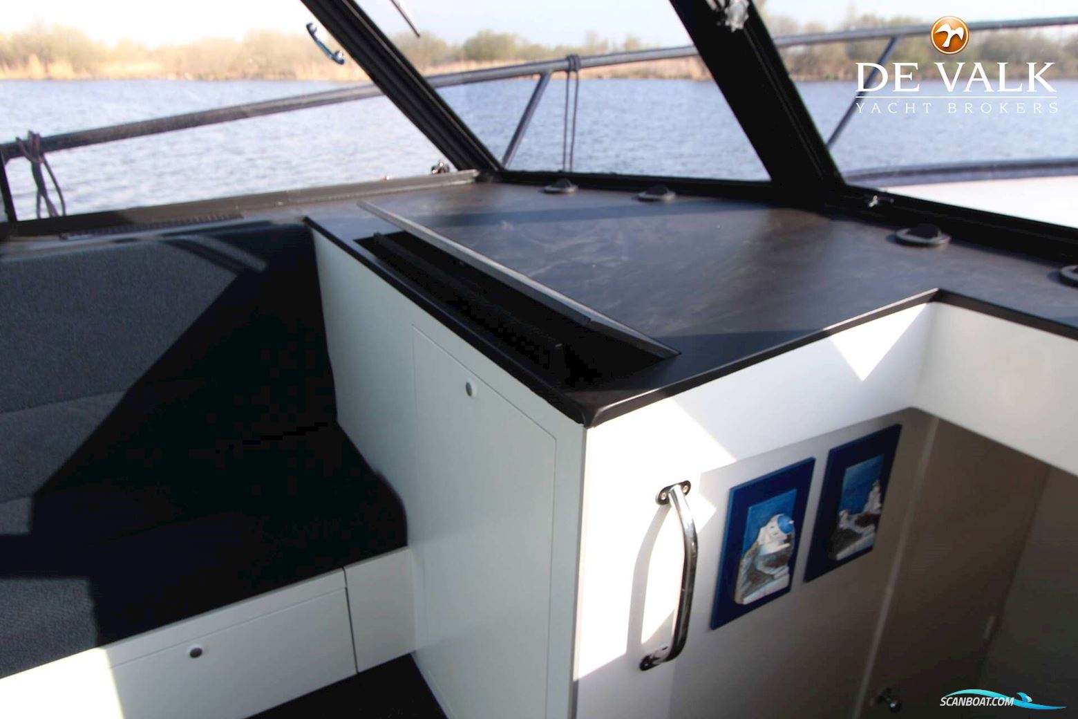 Striker 44