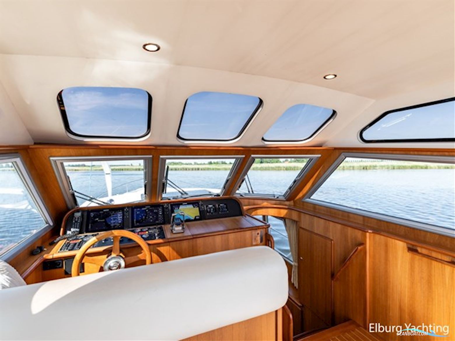 Sturier 480 AC - Vast Stuurhuis - Stabilizers